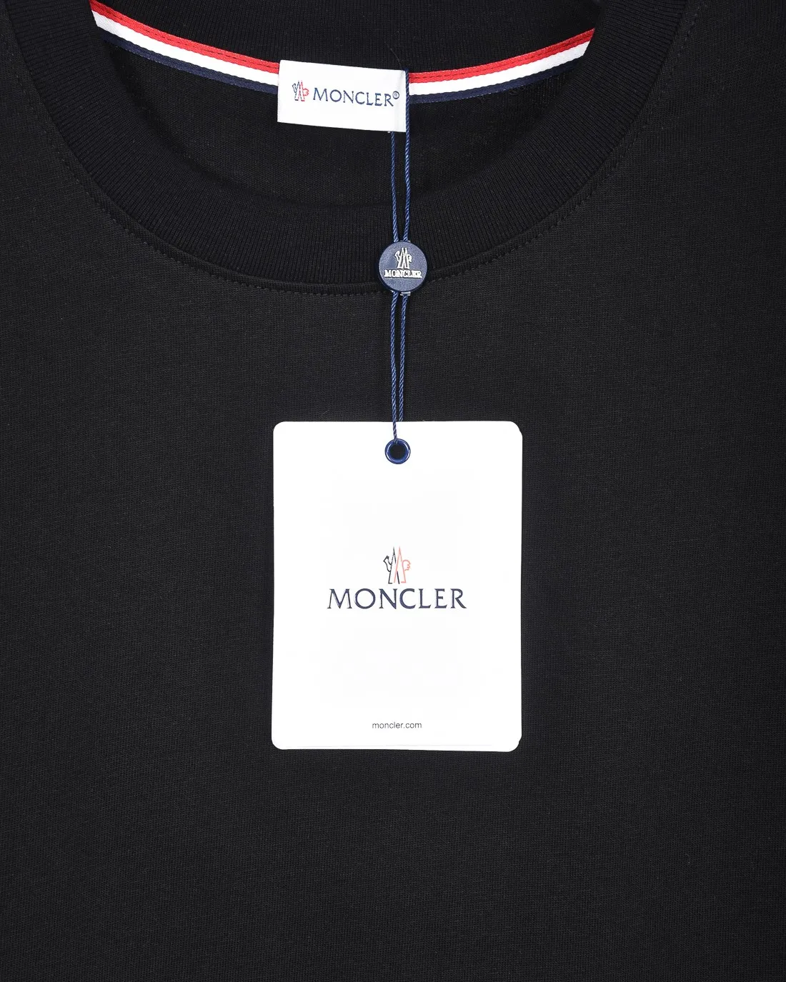 P150 MONCLER/Muzzled 300g pure cotton round neck short-sleeved T-shirt Brand classic Badge letter LOGO embossed process 2025ss official synchronization High version High quality Fashionable personality Versatile trend Pure original quality Original fabric Hang tag Collar label Washed wheat Complete three standards Color: Black. White. Size: S M L XL XXL