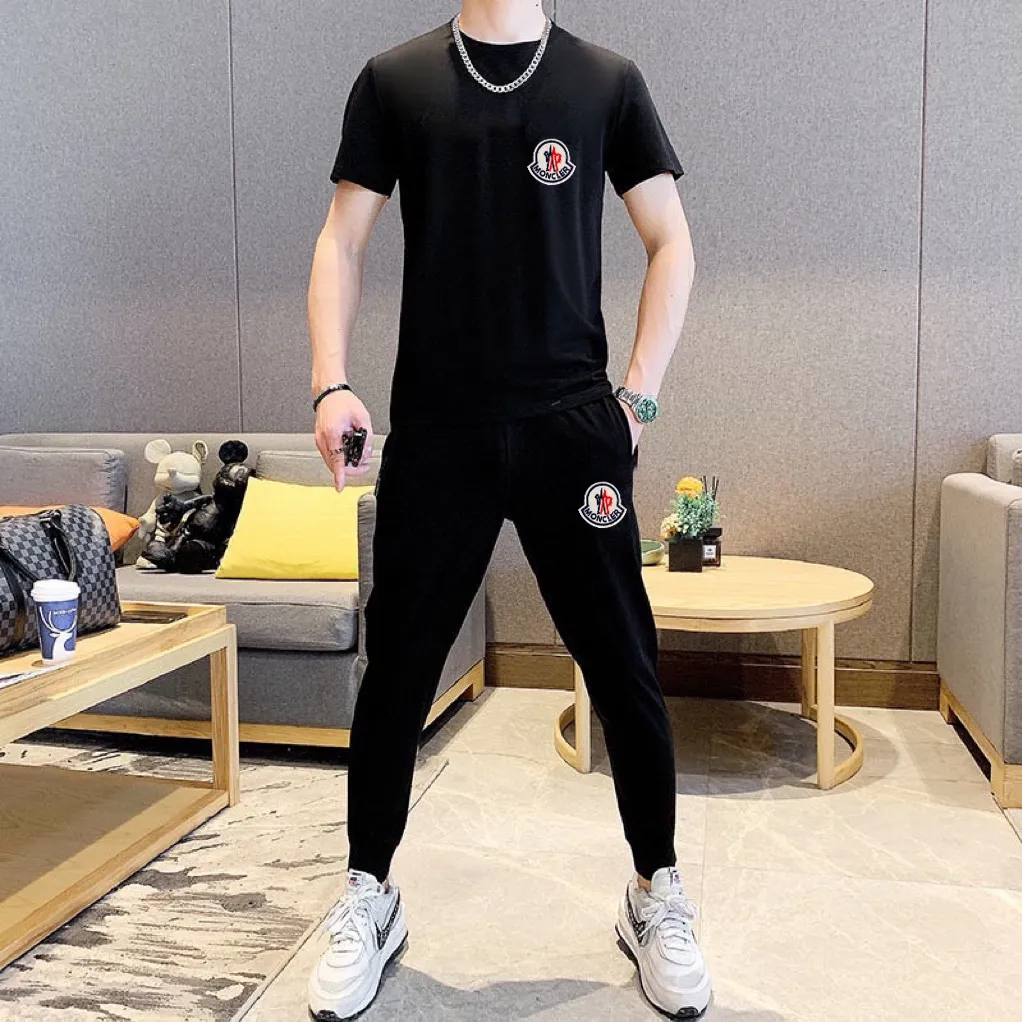 P330 [MONCLER Mouth Mouth] (Fat Man's Gospel) The same style as the 2025 official website. World-renowned luxury brand. Summer men's (double mercerized) high-quality 🐂 suit. It is made of imported original single fabrics. It is a fashion trend of the season and a versatile hit. Simple and elegant, precise workmanship allows you to be at the top of fashion. Size: M-5XL (can be worn up to 220 pounds)