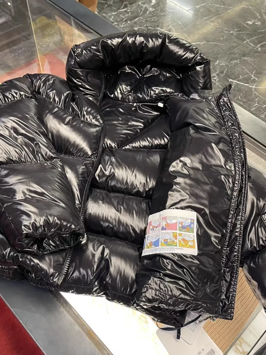P1000 [moncler] M's new autumn and winter Huppe series women's short down jacket, original custom-made weatherproof nylon fabric, the brim design can be opened to classic logo design, the cuffs are equipped with zippers to change the shape at will, the new national standard 90 goose down filling inside, first-class down filling, high version, 1234