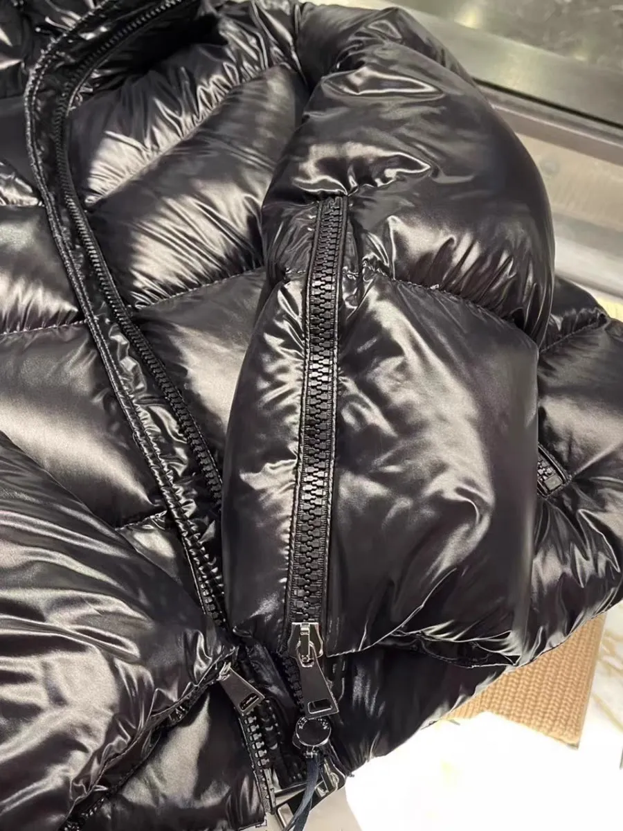 P1000 [moncler] M's new autumn and winter Huppe series women's short down jacket, original custom-made weatherproof nylon fabric, the brim design can be opened to classic logo design, the cuffs are equipped with zippers to change the shape at will, the new national standard 90 goose down filling inside, first-class down filling, high version, 1234