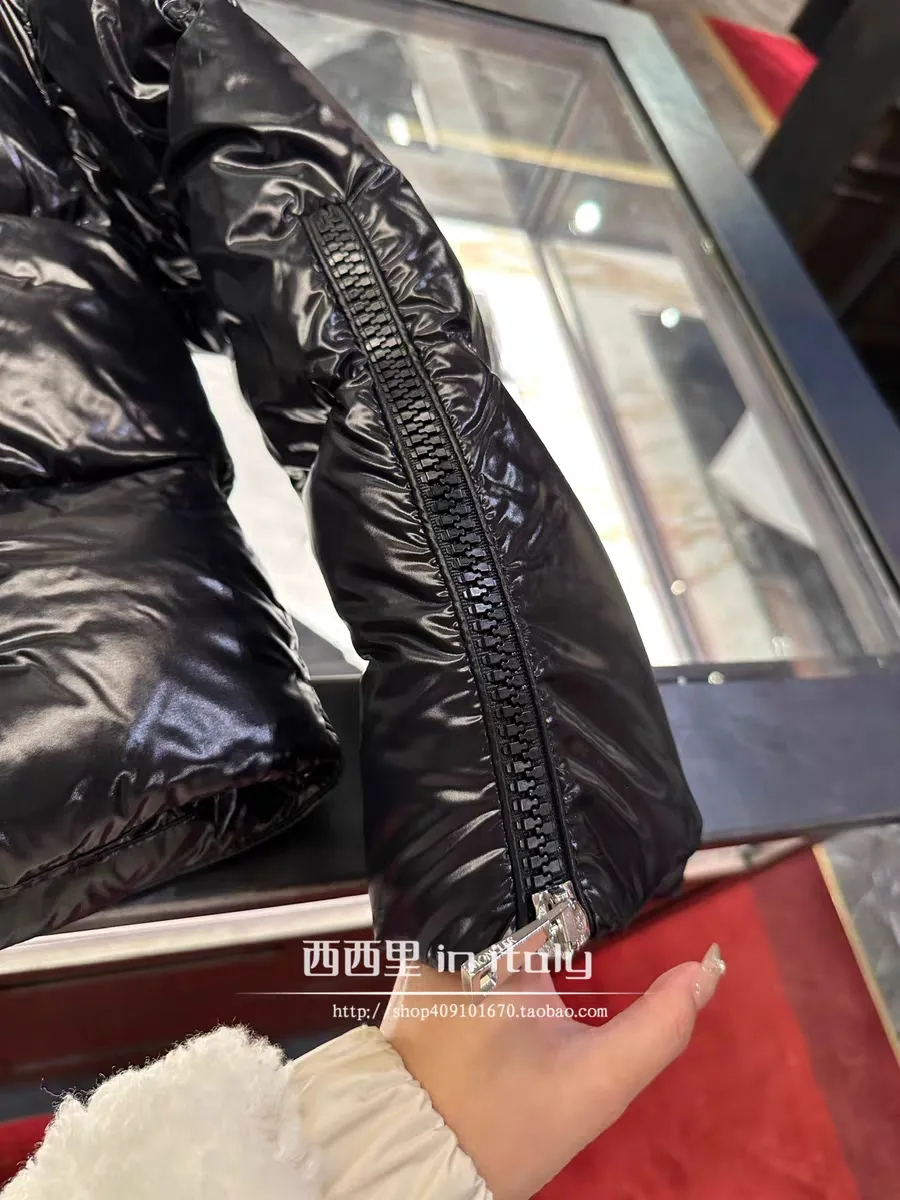 P1000 [moncler] M's new autumn and winter Huppe series women's short down jacket, original custom-made weatherproof nylon fabric, the brim design can be opened to classic logo design, the cuffs are equipped with zippers to change the shape at will, the new national standard 90 goose down filling inside, first-class down filling, high version, 1234