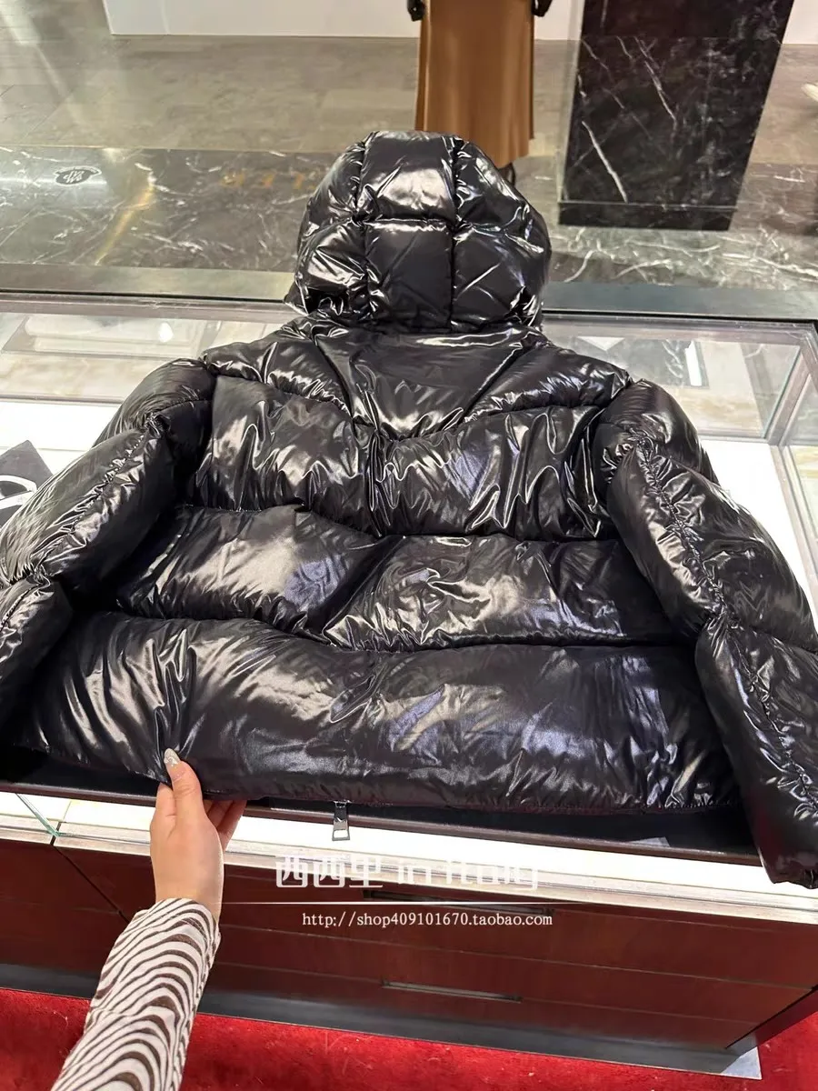 P1000 [moncler] M's new autumn and winter Huppe series women's short down jacket, original custom-made weatherproof nylon fabric, the brim design can be opened to classic logo design, the cuffs are equipped with zippers to change the shape at will, the new national standard 90 goose down filling inside, first-class down filling, high version, 1234