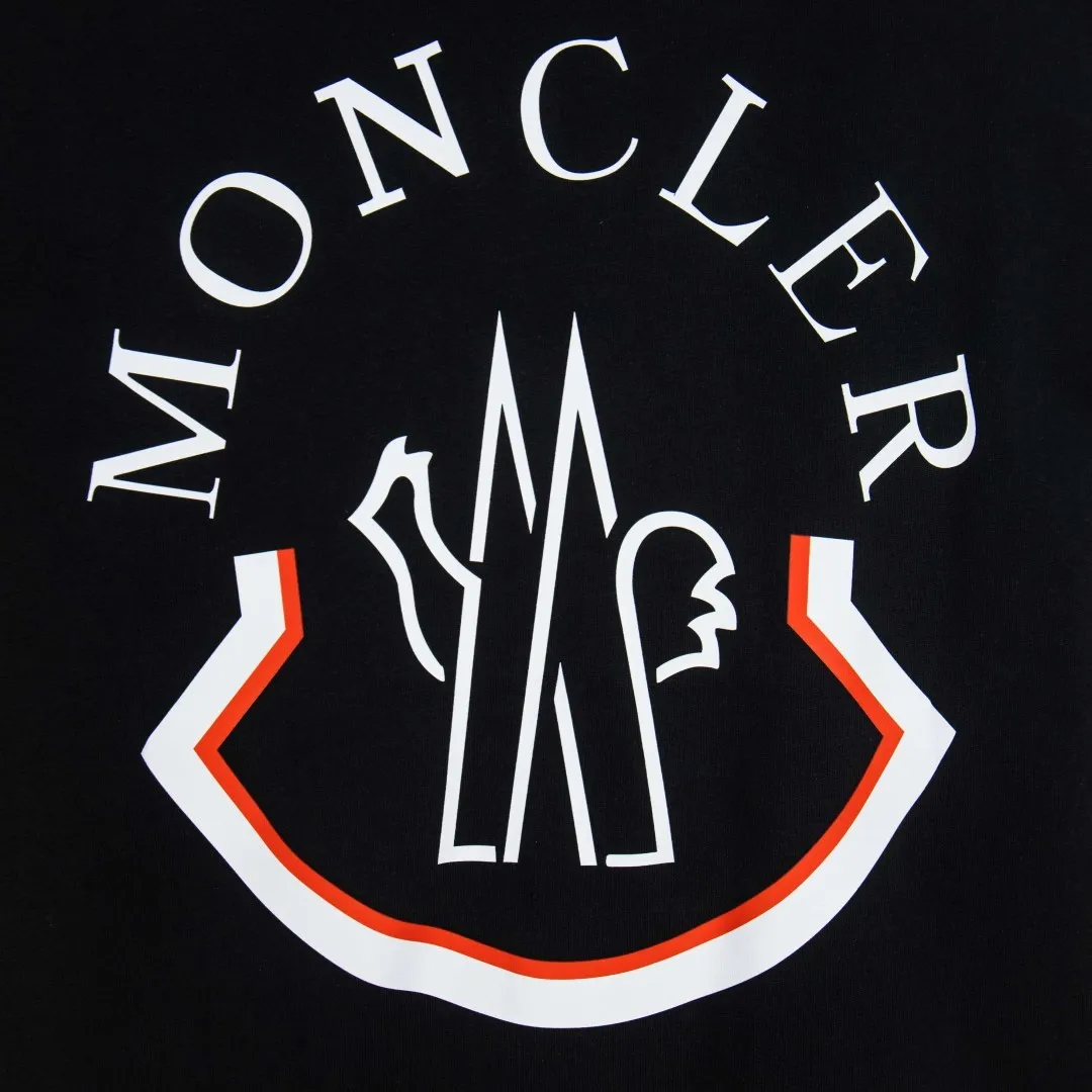 P190 💰 zp version [exclusive supply] MONCLER/muzzled 300g round neck short-sleeved T-shirt brand classic color matching double-sided letter LOGO embossed process official synchronization high version high quality fashion personality versatile trend pure original quality original fabric hang tag collar label washed wheat three standard complete color: black. white. Size: S M L XL XXL No.: WS10019
