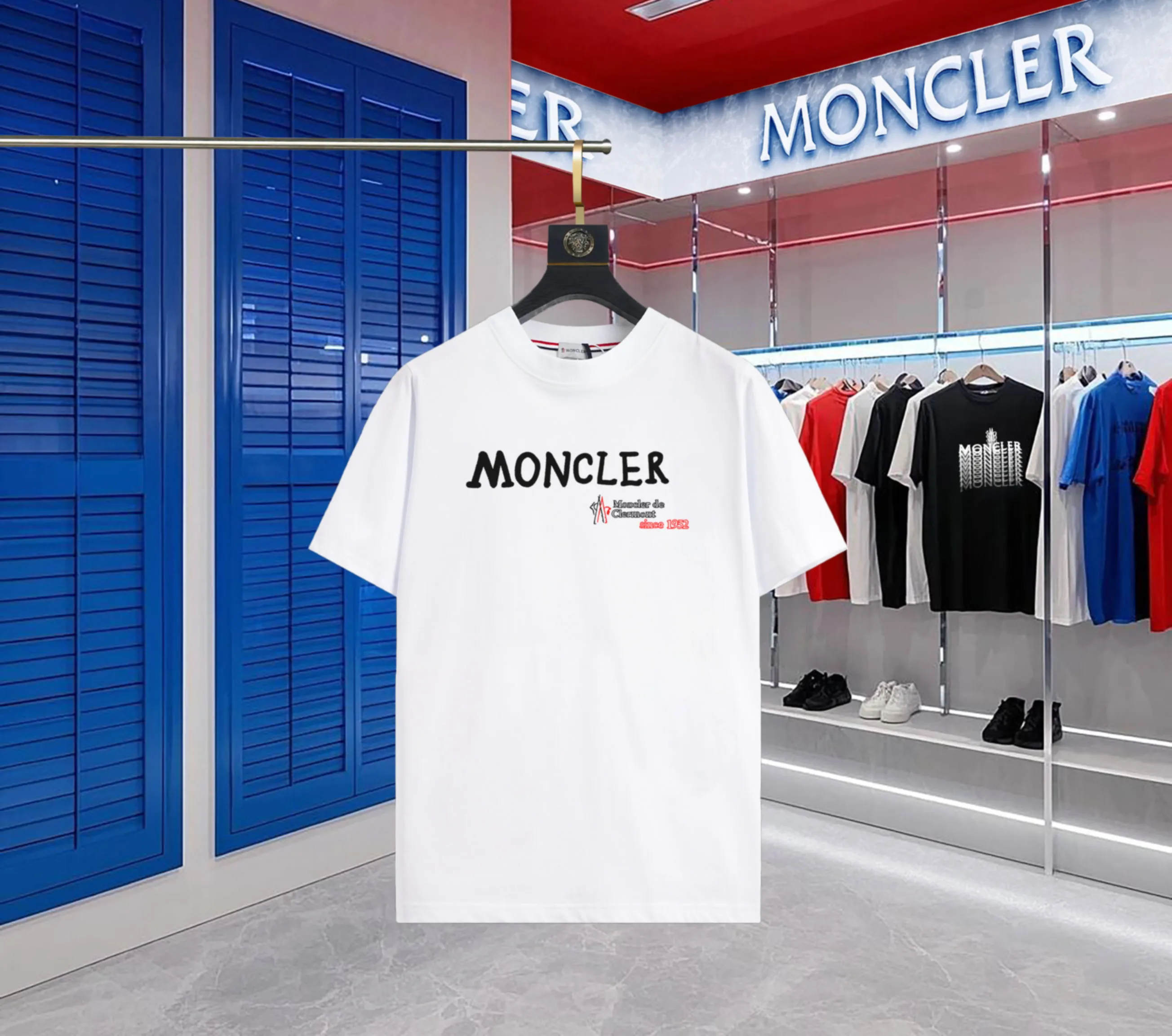 P140 Upgraded version "Mobile phone smart sensor ~ NFC chip armband ~ Direct access to the official website for anti-counterfeiting" "Moncler ~ Mouth Mouth" 2025 new high-quality round neck short-sleeved T-shirt. The cuffs have imported embroidered labels. Customized dyeing, very comfortable to touch. Super versatile and good-looking short-sleeved. Complete with three labels. Non-market ordinary version. Feel free to compare. Quality is absolutely guaranteed! ‼ First of all, this original fabric is all custom-woven with 32-count double yarn fabric, 250G, and the weight is the same‼ Fine workmanship, double waistcoat method, double waistcoat method, double waistcoat method makes the whole dress more three-dimensional, which is not a craft that ordinary T-shirts can achieve🤪 Size: S-M-L-XL-2XL Color: black, white, apricot, same style for men and women