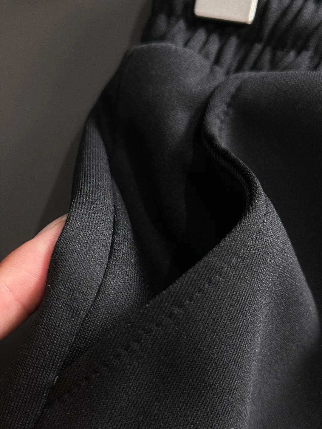 Shipped in 2-3 days P360 MONCLER/Mongolian Exclusive first release of 25ss autumn and winter new high-quality trousers Compare real-life details at will A perfect choice for autumn and winter, a must-have item. Sizes: M to 3XL (please state your height and weight when placing an order)