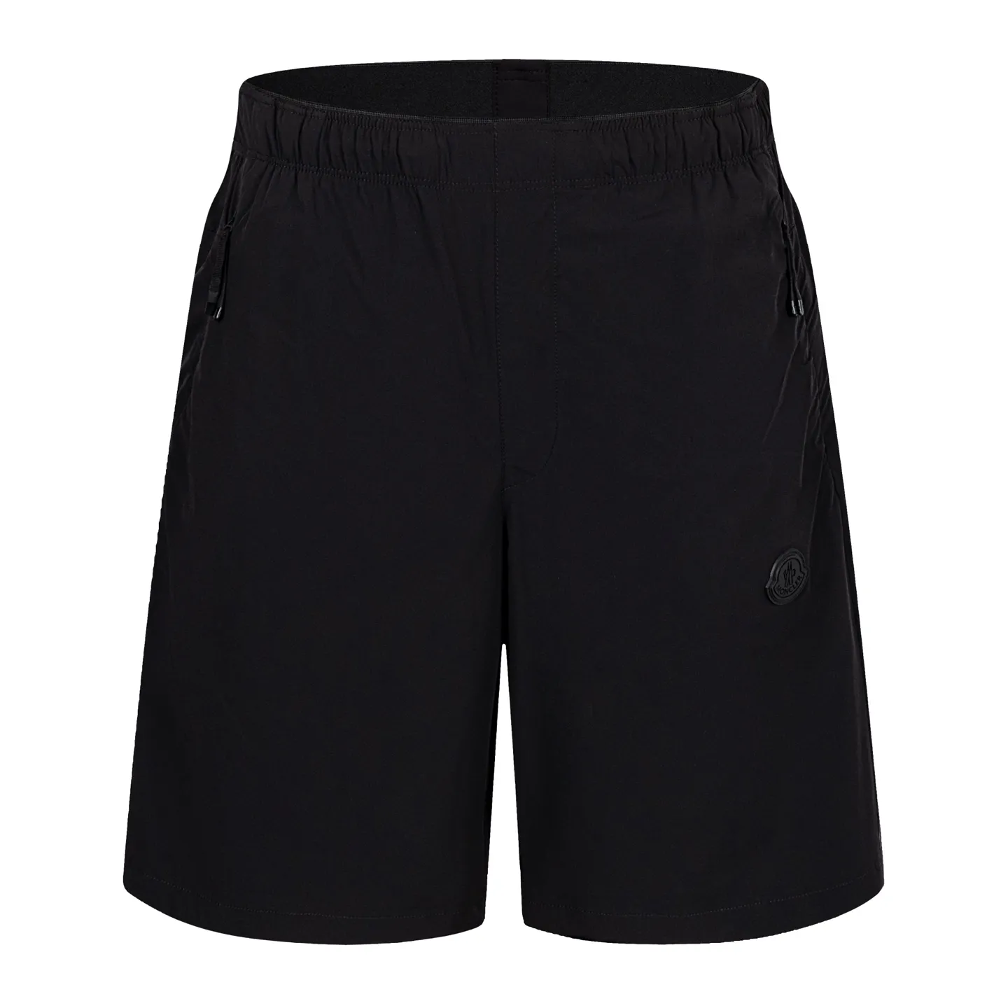 P340 [Exclusive supply] Moncler Mouth 25SS Badge Quick-drying Shorts The fabric is woven with a scientific blend of nylon and spandex to form a unique two-way elastic performance fabric in warp and weft. Spandex provides up to 40% transverse elasticity, while nylon enhances longitudinal stretch. Bidirectional stretch can achieve a deformation recovery rate of 140%, greatly increasing freedom of movement. The nylon fiber itself has high strength and tear resistance, and combined with the dense weave, it can effectively resist friction and snagging. The nylon yarn is processed with a special-shaped cross-section process to form micron-level breathable pores, and is paired with 20D ultra-fine denier fiber to achieve rapid perspiration even in high-temperature environments. The brand logo patch is created using liquid silicone three-dimensional injection molding process. The 3D micro-synaptic feel is perfectly integrated with the fabric. It has passed thousands of wear-resistant tests and still maintains a precise edge of 0.1mm. The side seam three-dimensional cutout secret pocket is equipped with a customized waterproof zipper, which forms a diagonal arc with the trouser body when closed, which is visually neat and practical while preventing items from shaking. The hidden drawstring and elastic band form a double insurance, and the waist can be freely adjusted by 5cm. Comes with a custom metal ring with air eyes for a neatly adjustable drawstring. Custom silicone logo patch, custom drawstring hole metal ring. Size:46-48-50-52