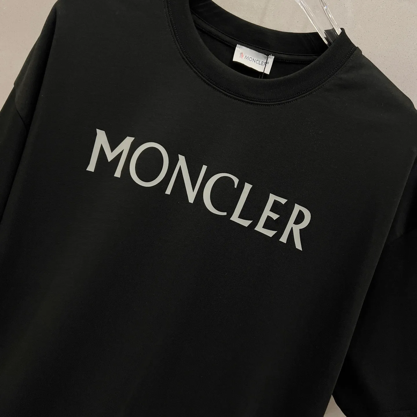 P150 MONCLER/Muzzled 260g round neck short-sleeved T-shirt Logo brand letter printing LOGO nylon pocket arm crafts Official synchronization High version High quality Fashion personality Versatile trend Pure original quality Original fabric Tag Collar label Washed wheat Complete three standards Color: Black. Apricot. Size: XS-L