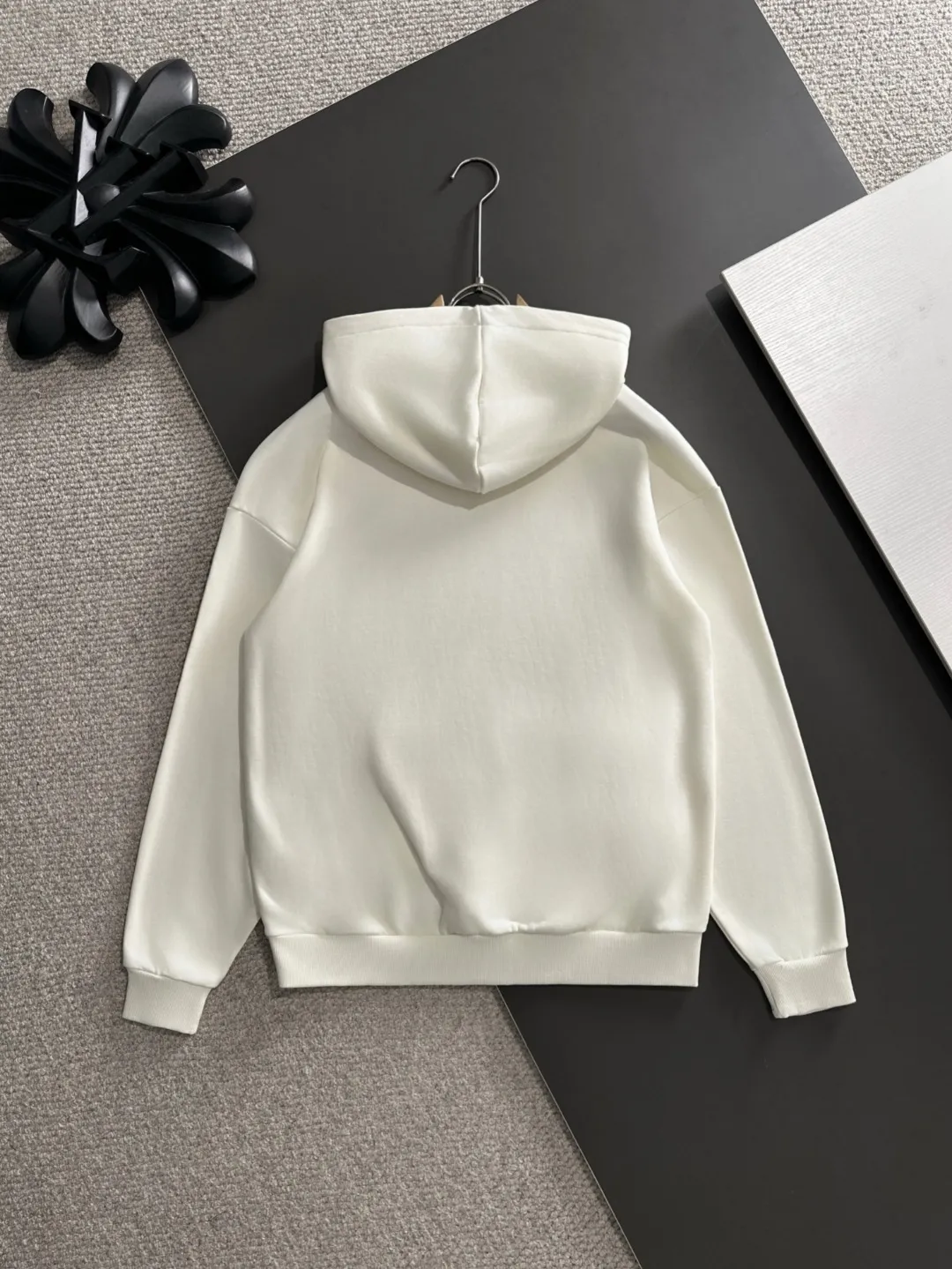 Next day shipping P720 MONCLER/Mongolian high quality 2025 autumn and winter new casual heavy industry hooded suit exclusively developed by yb! High quality production! The top version of the trading company channel order, external orders for imported custom fabrics, high breathability and comfort, impeccable details, absolutely worth buying! This type of suit is also a must-have for lazy people. You don’t have to think about how to match it, you can just get it in one set! Brand element design concept, delicate and soft feel! It presents a casual cut and the upper body shape is great! On sale simultaneously on the official website! From a high-end men's positioning brand, the low-key luxury taste is irresistible! Exquisite workmanship and impeccable quality! The overall style is simple, fashionable and timeless, fully meeting the requirements of stylish and tasteful dressing! Sizes: S to XXL (or state your height and weight when placing an order)