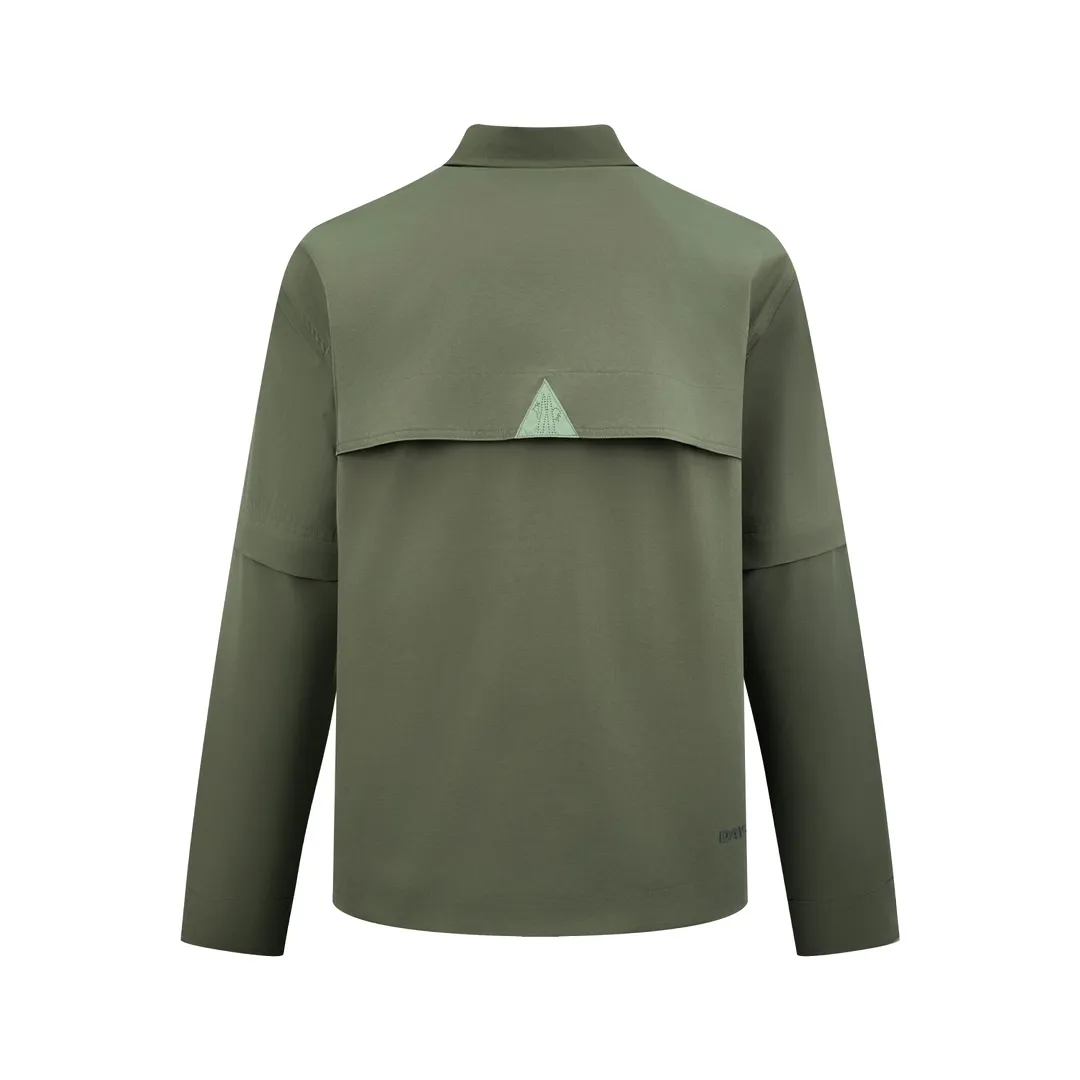 P610 Moncler Grenoble functional outdoor jacket Custom-dyed double-stretch mercerized poplin Custom-dyed soft mesh pongee Excellent texture Comfortable and close to the skin Dark green inspired by plant texture The color is taken from sage leaves soaked in morning dew Precision narrative of functional pocket system Balance of function and aesthetics The iconic Moncler logo appears on the sleeves for full recognition The triangular logo of the same color is hidden in the fabric texture like a mark in the undercurrent of the deep sea, extremely invisible and yet obvious The detachable sleeve design allows for diversified outfits. You can switch styles at will. It is chic and free, showing nobility. It balances outdoor practicality and urban aesthetics and leads the fashion. Process 1: Adopt a three-in-one process. Prioritize and evenly coat the glue on the surface of the substrate that needs to be composited, and then dry and solidify it. Then laminate the substrate with the adhesive film and the non-woven fabric, then cool and solidify, and then composite it with the filter non-woven fabric. The workmanship is cumbersome and complex, time-consuming and labor-intensive. Process 2: Embossing composite technology uses computer scanning to ensure that the imprint size and shape are consistent with the original, and then uses special glue as an adhesive to combine and solidify to achieve complete dryness and the best bonding effect. Process 3: Use CNC laser burning and cutting. Based on the high-energy characteristics of the laser, the moving path of the laser beam is precisely controlled by the laser generator to achieve precise cutting of the shape of the piece. Process 4: Template machine bag opening. The preset template guides the position, shape and size of the bag opening. The accuracy ensures the quality of the bag opening effect. Process 5: Using infrared special machine buttoning, the position is more precise and strong. Accessories: Customized 1:1 Moncler snap button Customized 1:1 Moncler resin buckle Customized 1:1 Moncler logo seal Customized 1:1 Moncler logo armband Customized 1:1 Moncler zipper rope ring Customized 1:1 Moncler zipper pull Customized 1:1 Moncler trademark Version: Loose version Function: Detachable sleeve splicing Style can be switched at will Size: 1 2 3 4