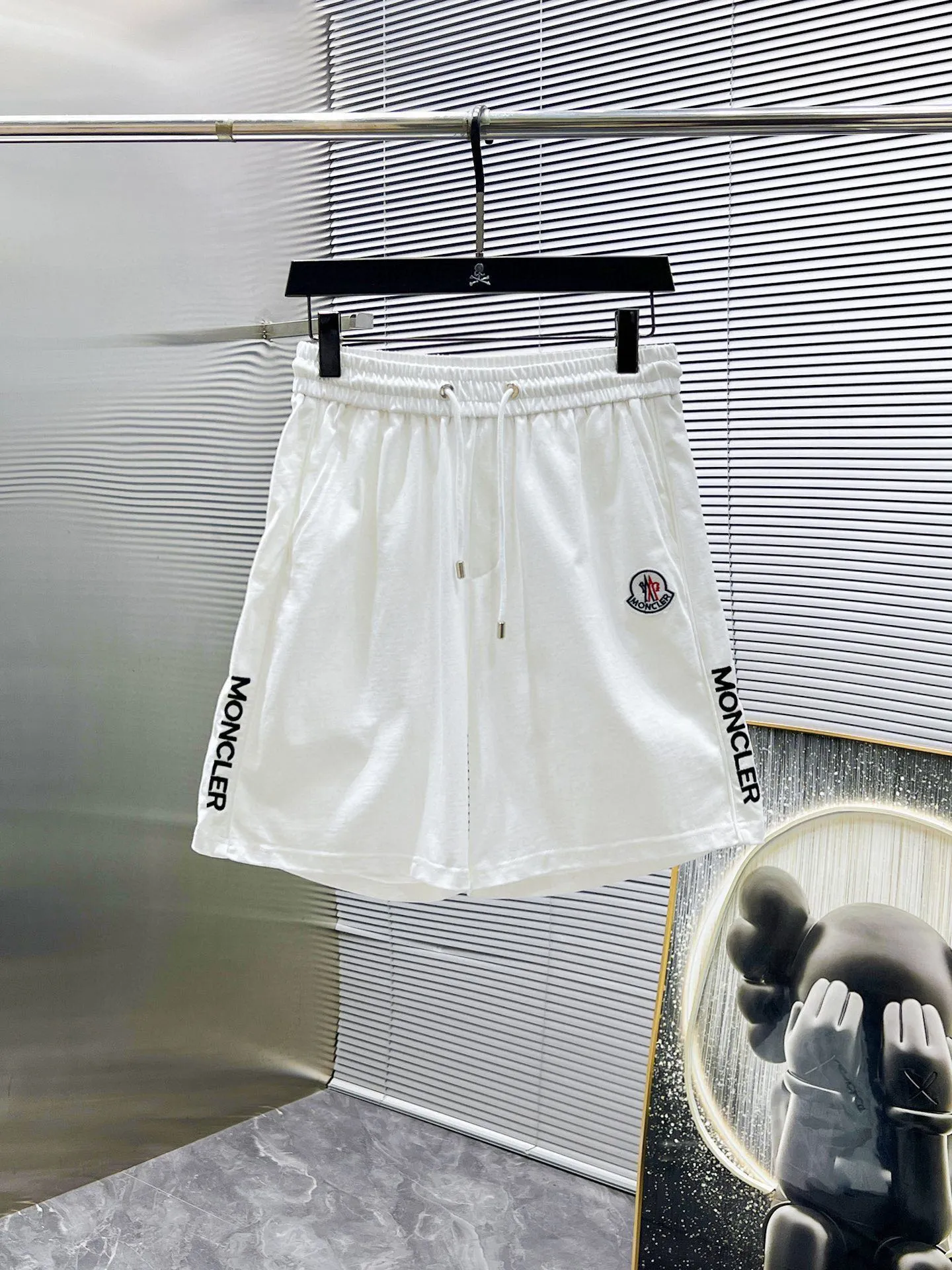 P560 Brand [MONCLER Mouth Covered] 2025 round neck short-sleeved shorts suit. The pure cotton fabric upper body will not be stuffy, the smooth and comfortable skin-friendly effect is more breathable, the fabric has its own texture, classic logo technology, a new interpretation from a unique angle, the first choice for fashion and versatility! Size: M-3XL (maximum wear: 190 pounds)