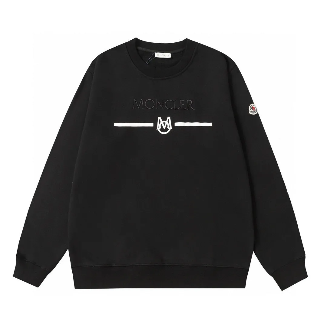 P210 Style No.: 854 〈MONCLER〉The price of the embroidered printed round neck sweatshirt with a hood is actually quite advantageous. Those who have been to the counters should know that the price of the hooded sweatshirt is not much cheaper than that of Gucci Burberry. It is just relatively low-key and unwilling to hype. It is a picture that you want to buy or not. The aloof existence... ✅460 grams of 100% pure cotton wool fabric OS version is too large ✅Combined with the original high weight double yarn thread ✅Correct three-needle and five-thread craftsmanship Chain edge Color: Black White Size S M L