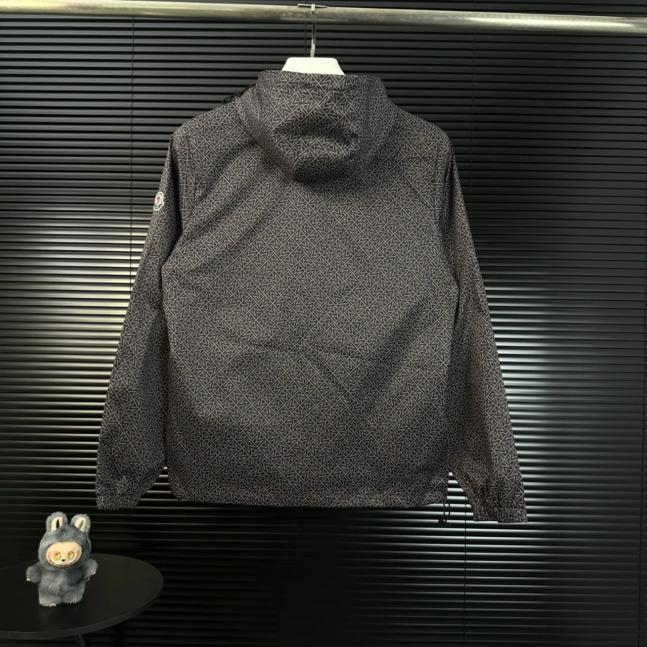 P280 Moncler Moncler 2025 Autumn and Winter New Style Hooded Windbreaker Jacket Classic Chapter Embroidery Official Website Synchronization Original Customized Hardware Zippers Neat Alignment Perfect Upper Body Effect Men's Casual Jacket Color: Picture Color Size: M-3XL