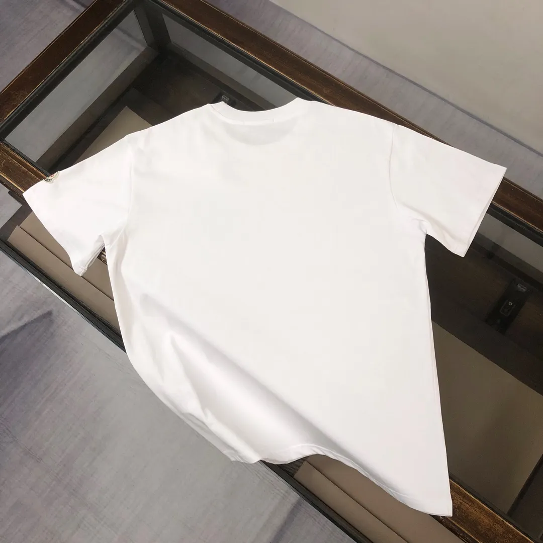 P160 MONCLER 2025 latest couple style round neck short-sleeved couple T-shirt, new spring and summer product, high quality 🔥🔥Three-dimensional logo letter logo printing technology on the chest! Fashionable and versatile trendy styles, customized imported fabrics! Comfortable to wear, breathable, fashionable without losing personality, the upper body is casual and casual, handsome and stylish, showing the temperament of a big brand. All three standards are complete! ! Color: Black White Gray Navy Size: S M L XL (Loose fit, please state your height and weight when placing an order)