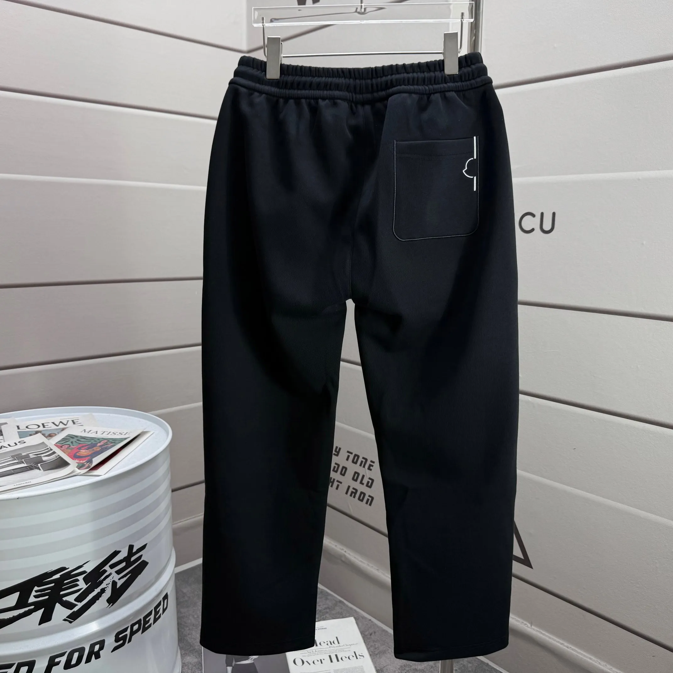 P310 MONCLER* Mouthless 2025 new autumn embroidered classic flat-legged casual sweatpants, same style for men and women. The fabric is made of 380g high-density double-sided Chinese custom fabric. No deformation, no shrinkage, three-dimensional drape. Color: black, navy blue, size: M-XXXL