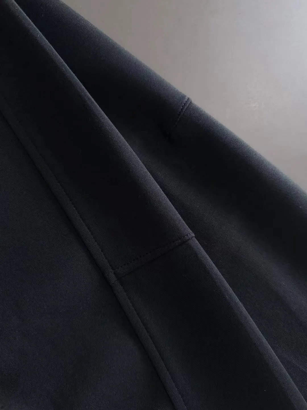 Next day shipment P360 MONCLER/Mongoose Exclusive first release of 25ss autumn and winter new high-quality trousers Compare real-life details at will A perfect choice for autumn and winter, a must-have item. Sizes: M to 3XL (please state your height and weight when placing an order)
