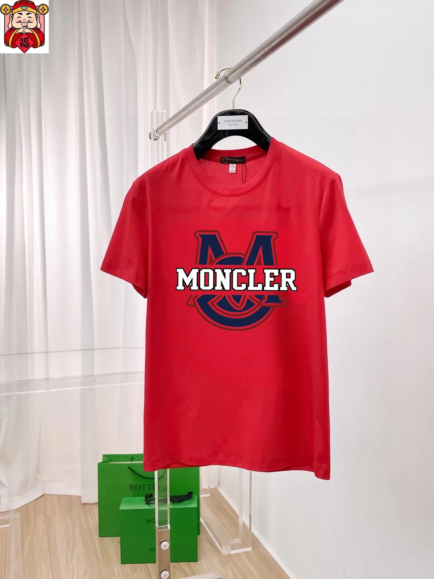 P140 Original men's casual short-sleeved T-shirt from the brand [MONCLER] (Good News for Fat People), new product for the spring and summer of 2025, customized with top-notch logo craftsmanship on the chest, matching details throughout the piece, top-notch quality and tailoring design, customized imported mercerized cotton fabric! Full of style, the color scheme is light and versatile. M-5XL (wear up to 220 pounds)