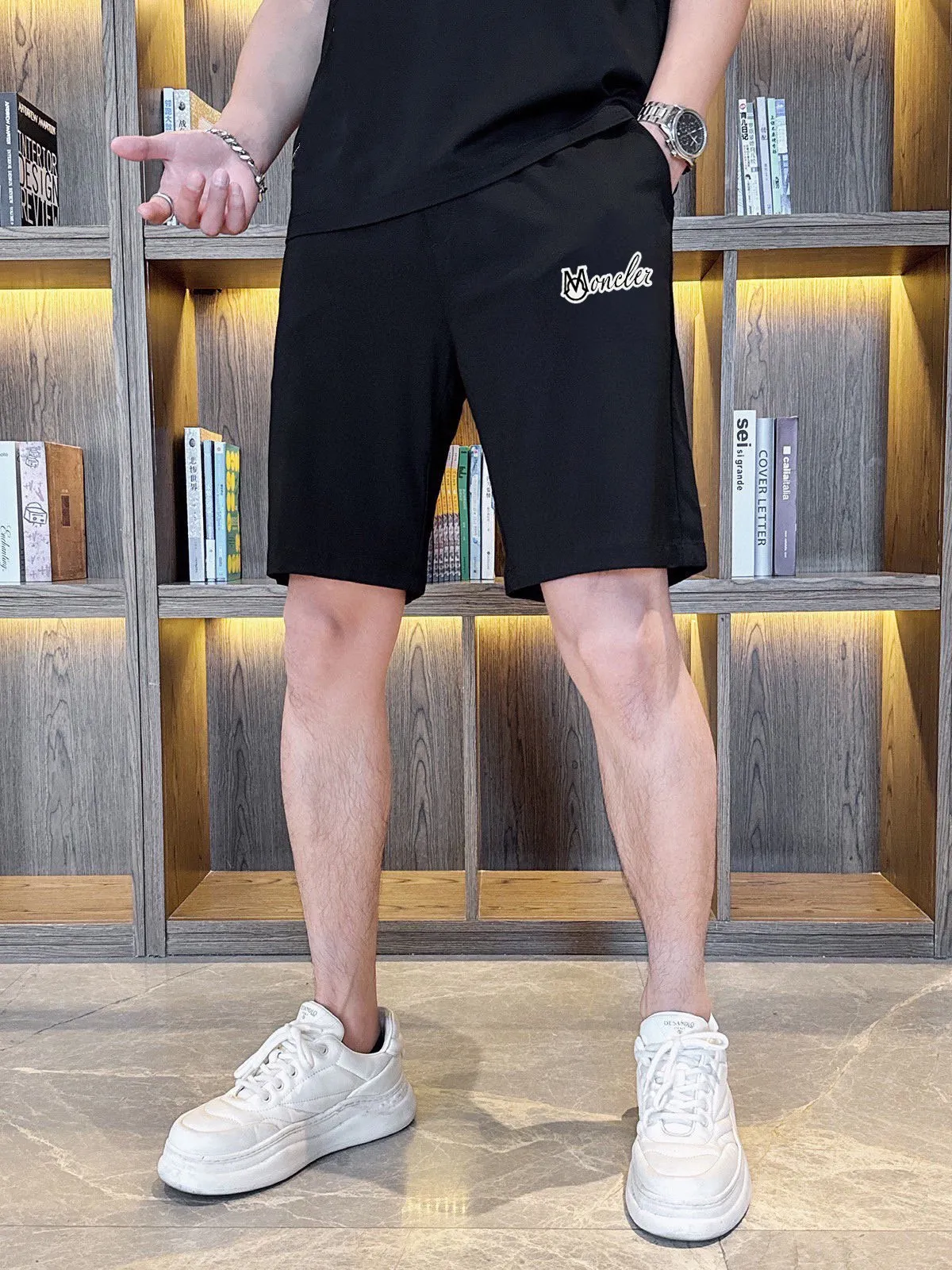 P280 Brand [MONCLER] 2025 new men’s short-sleeved shorts suit! Synchronous sales on the official website! High-end version on the market! It feels delicate and soft! Make you more comfortable to wear! The draped silhouette is awesome! Size: M-5XL (please state your height and weight when placing an order)