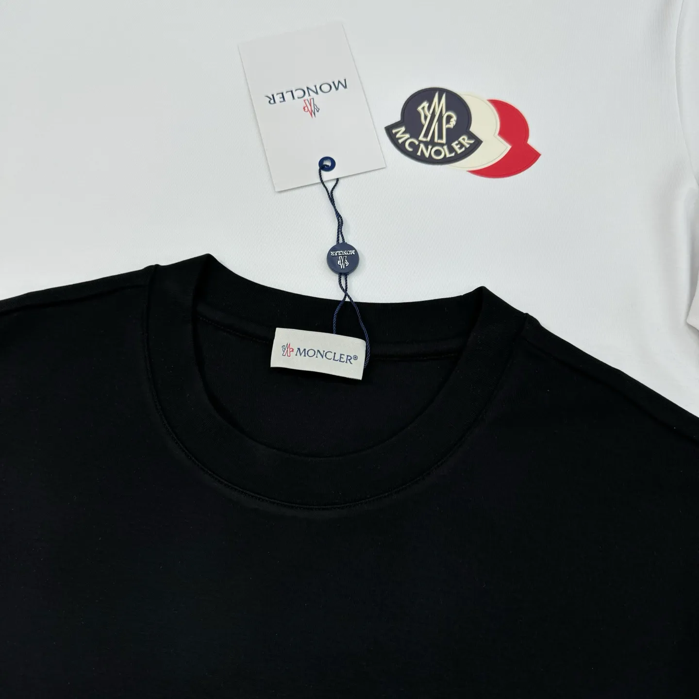 P160 Moncler 25s new modal T-shirt. Brand letter logo printing design. Three-layer three-dimensional classic. Presenting something special. Clean, refreshing, simple and generous. Recommended items for any age [Fireworks] regular version! Customized 250g modal comb fabric, the surface is skin-friendly and smooth, and the body is as comfortable as a baby! Color: Black. White. Size: s-xxl
