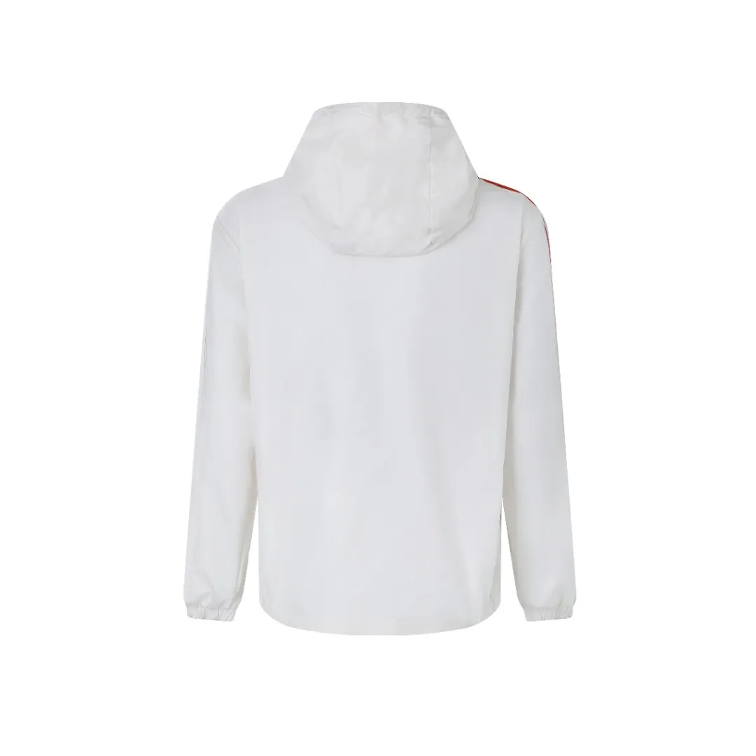 P540 MONCLER web-trimmed lightweight jacket Fabric selection: 100% polyester fiber is used to create a tough protective outer layer. It is known for its excellent tear resistance and wear resistance. It can quickly return to flatness during wearing and maintain the crisp and stylish appearance of the clothing for a long time. At the same time, it is not easy to deform after being washed for a long time.   Features: Two different colored decorative strips added to the center part of the sleeves. This design element can not only add visual highlights to clothing, making it more fashionable and unique. Craftsmanship: The webbing is precisely positioned along the cuffs to the seam of the collar and hat to ensure symmetry and overall smoothness. Before actual sewing, use very fine basting stitches for pre-fixing. This step is crucial to prevent the webbing from slipping, twisting, or wrinkling during sewing and ensuring that the final stitch is straight and perfect.  Accessories: 1:1 customized zipper puller, 1:1 customized buttons with logo, 1:1 customized hood drawstring elastic buckle SIZE: 1 2 3 4