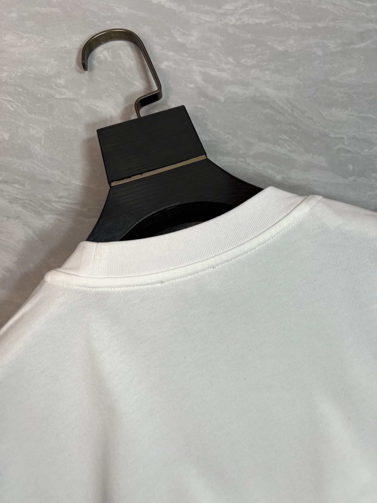 P160 Moncler/Mongolian 2025 spring and summer new products, complete with three labels, round neck short-sleeved T-shirt, good product, no need to introduce too much, look at the details, counter size: S-XL 175/140, M recommended