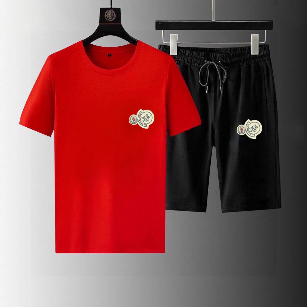 P280 Brand [MONCLER] 2025 new men’s short-sleeved shorts suit! Synchronous sales on the official website! High-end version on the market! It feels delicate and soft! Make you more comfortable to wear! The draped silhouette is awesome! Size: M-5XL (please state your height and weight when placing an order)