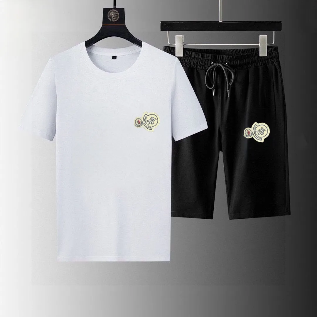 P280 Brand [MONCLER] 2025 new men’s short-sleeved shorts suit! Synchronous sales on the official website! High-end version on the market! It feels delicate and soft! Make you more comfortable to wear! The draped silhouette is awesome! Size: M-5XL (please state your height and weight when placing an order)