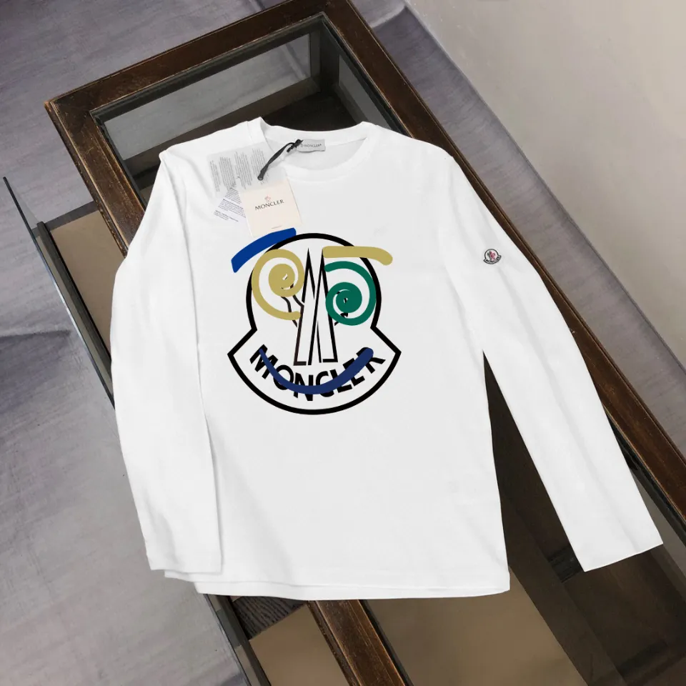 P180, a non-off-the-shelf model, you can trust it. Moncler printed long-sleeved T-shirt, 240g breathable cotton fabric, very soft and comfortable texture, does not shrink, does not deform, does not ball), can be worn alone as a base layer. Original customized accessories, collar label, care mark, hangtag, packaging (perfect details) Color: White Black Size: XS S M L