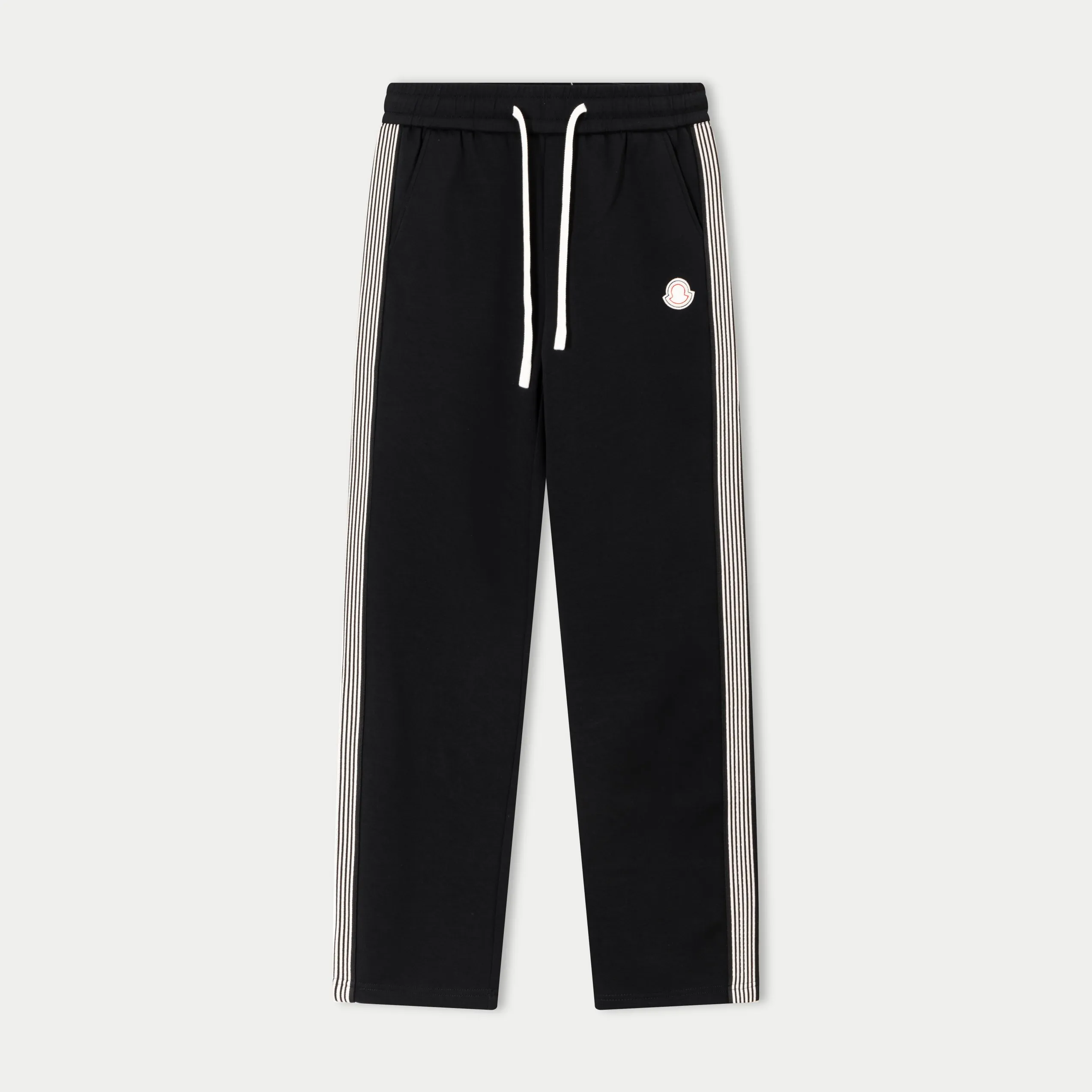 P240 MONCLER 2025 new autumn and winter casual pants, classic logo webbing technology, high-end version, customized fabrics at the counter, high breathability and comfort, impeccable details, brand element design concept, reflecting high quality. It feels delicate and soft! It presents a casual cut and the upper body shape is great! Color: Black Size: M-4XL