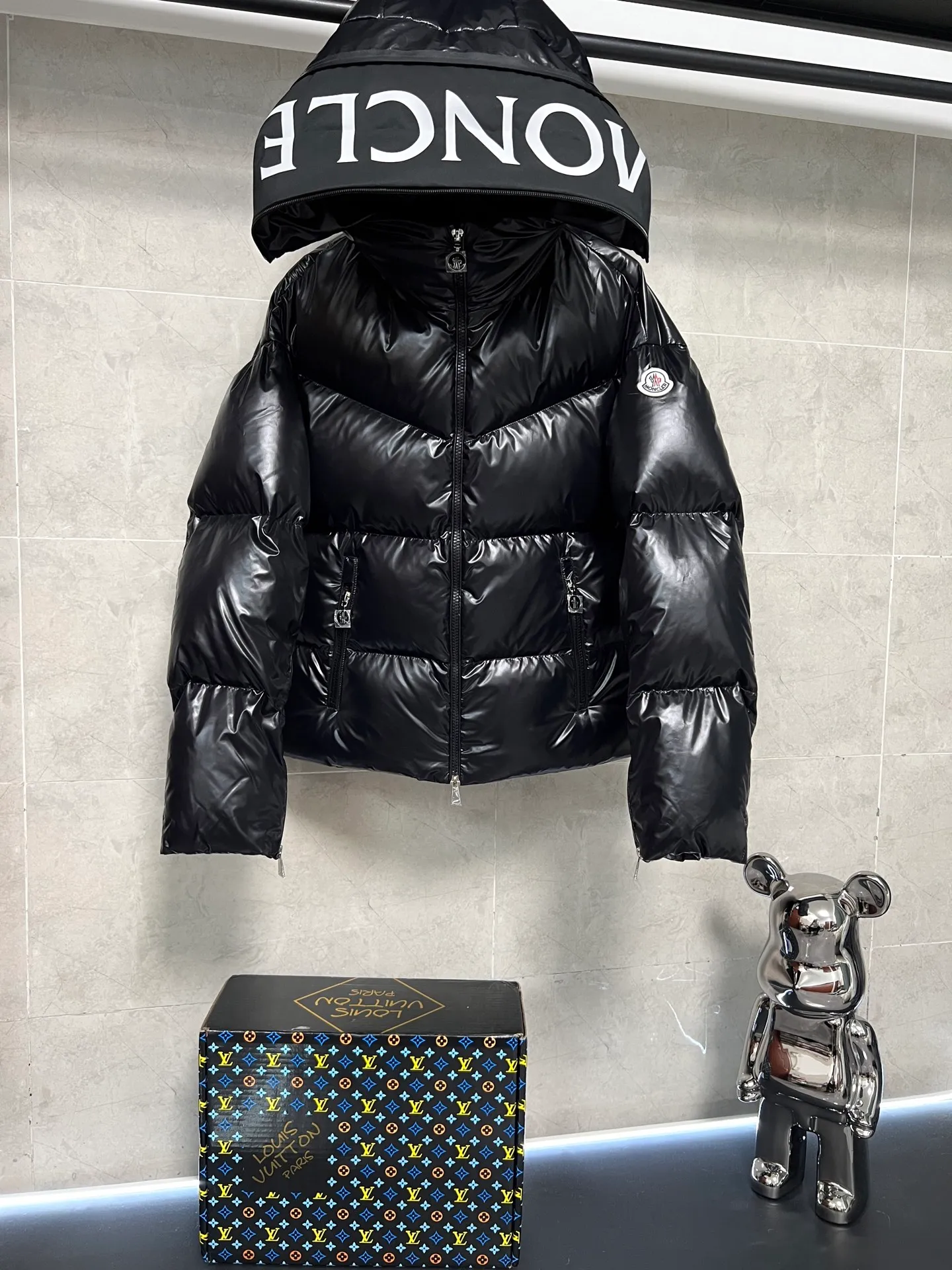 P880 moncler 🌟Abbaye short hat with hidden letters, the essence of Moncl fashion. Low-key and stylish, versatile style, very good upper body effect. This one is enough to keep warm in autumn and winter... Order from trading company High quality Color: black Size: 1234