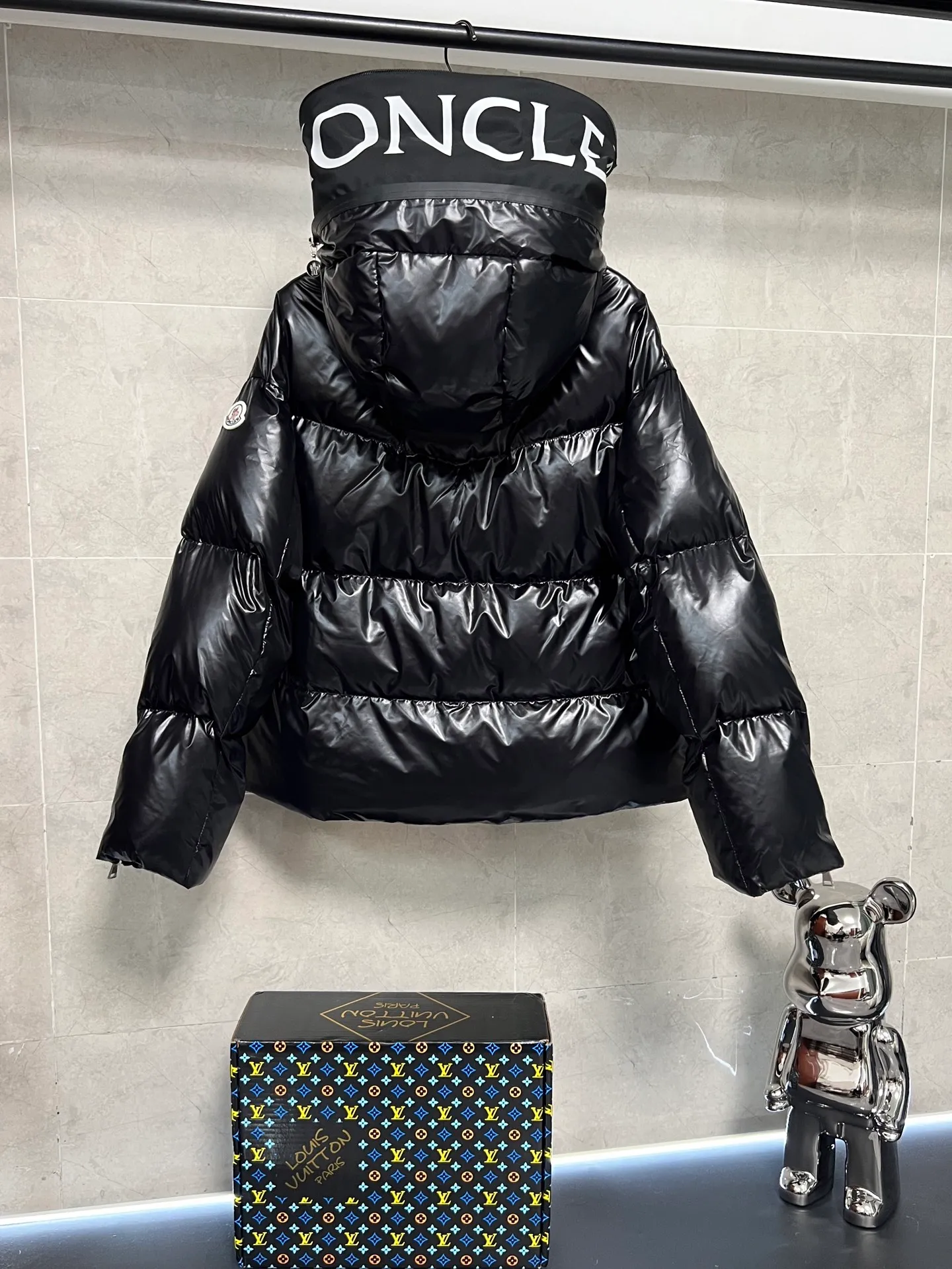 P880 moncler 🌟Abbaye short hat with hidden letters, the essence of Moncl fashion. Low-key and stylish, versatile style, very good upper body effect. This one is enough to keep warm in autumn and winter... Order from trading company High quality Color: black Size: 1234