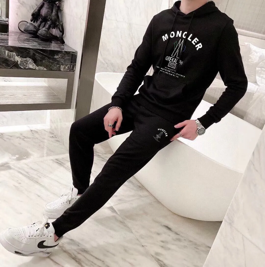 P380 [MONCLER] (Gospel for Fatty) hot-selling suit is coming. Focus on the original version of the official website. 2025 new hot-selling sweatshirt suit. The original order is the best product🇭🇰. It is the meticulous work of top designers for a fitting and perfect upper body effect. All-natural high-quality Roman cotton 100%, close-fitting comfort, noble and elegant! Original hardware embodies elegance and nobility! Counter size: M-5XL (maximum wear up to 220 pounds)
