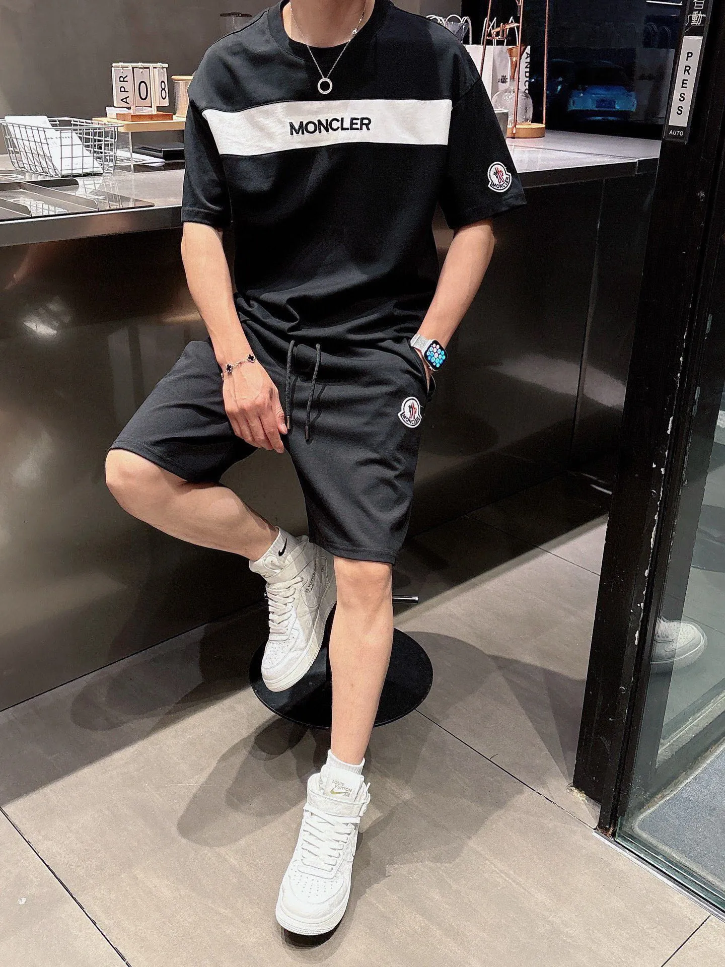P570 Brand [MONCLER Mouth Covered] 2025 round neck short-sleeved shorts suit. The upper body of pure cotton fabric will not be stuffy. The smooth and comfortable skin-friendly effect is more breathable. The fabric has its own texture. Classic logo technology. A new interpretation from a unique angle. Fashionable and versatile choice! Size: M-3XL (maximum wear: 190 pounds)