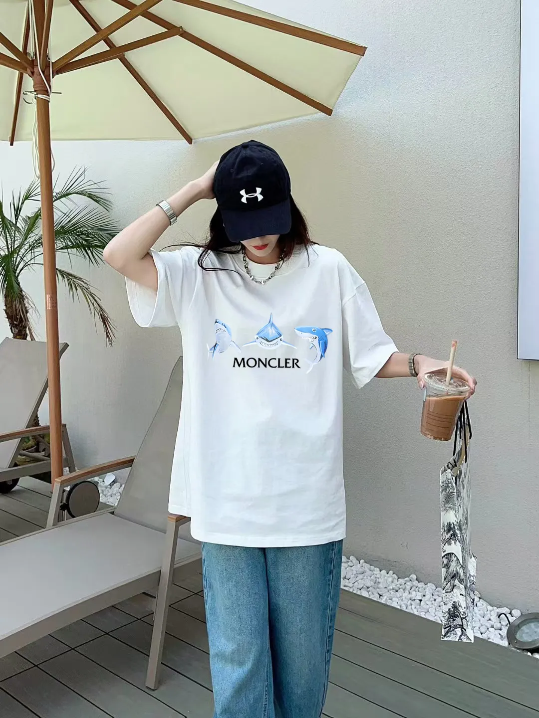 P140 [MONCLER] 2025FW short-sleeved T-shirt with badge + LOGO, high-end 26s double yarn 300g fabric, heavy fabric, custom stretcher rib, same cylinder and dye, complete three standards, same style for men and women, color: black, white, size: S M L XL 2XL