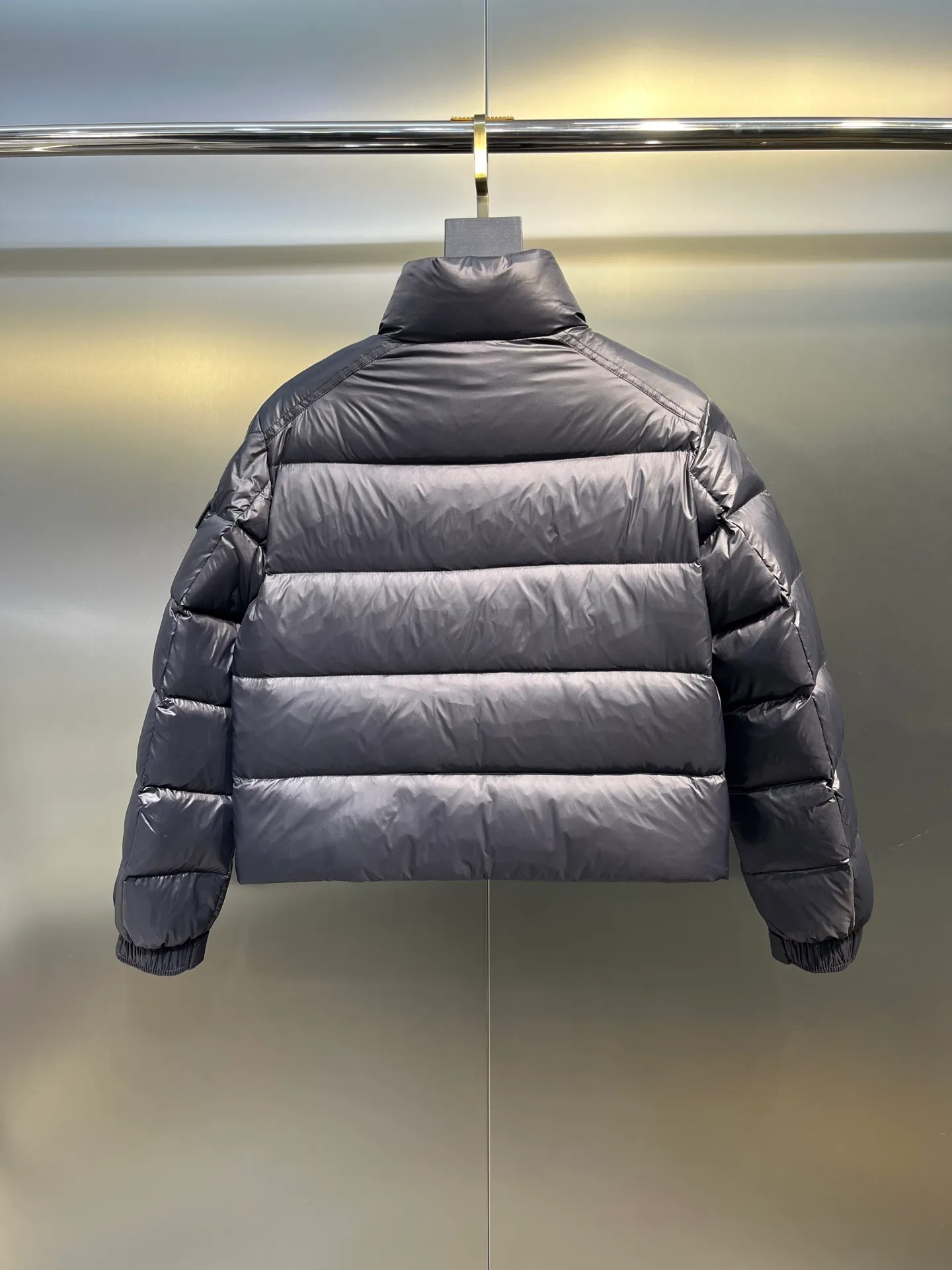 P780 moncler 🌟down jacket, original custom-made hardware accessories, all imported and original customization, welcome to compare, absolutely high quality, using top-grade 90 white duck down, super soft, fluffy and plump, super heavy-duty, excellent fabric workmanship, perfect version. Note⚠The fabric is super comfortable, exclusive model, non-market goods, same sizes for men and women.  size: 1234