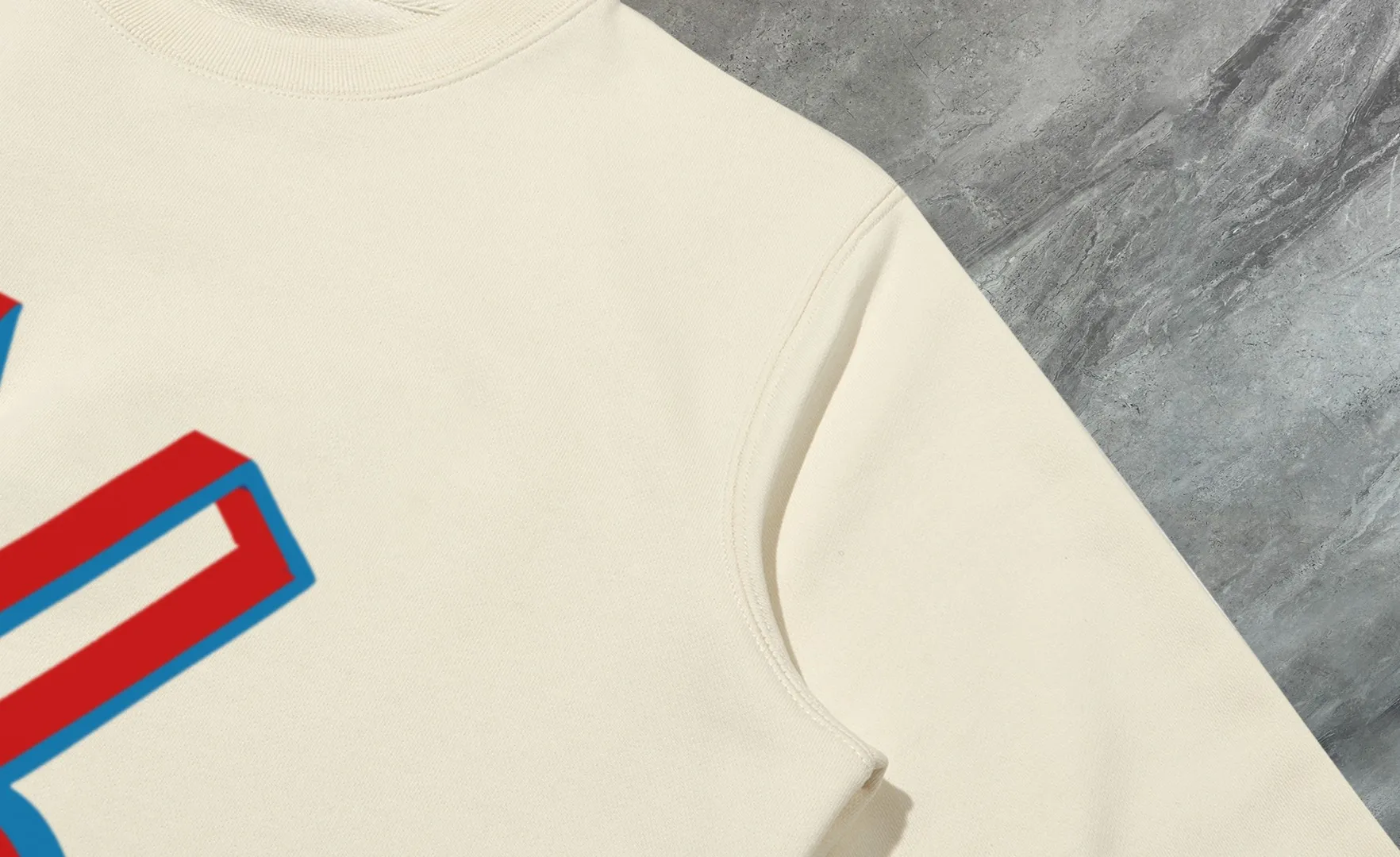 P210 High-version sweatshirt) [Long-term stock] 〖𝐌𝐎𝐍𝐂𝐋𝐄𝐑~Mask〗 Made of 440g heavy-weight fabric. It is different from the market currency. It can be matched with any variety and is properly handsome. 😎The whole dress is made of double waistcoats. The double waistcoats make the whole dress more three-dimensional. Not ordinary factories can do such fine work. 2025 Spring runway version of the T stage, on sale at the counter, round neck terry sweatshirt, high-end double-strand pure cotton, custom-made stretch ribs, dyed in the same vat, complete with three standards, matched with exquisite embroidered LOGO on the chest, simple and advanced, same style for men and women. Color: black, apricot, white, size: S M L XL 2XL