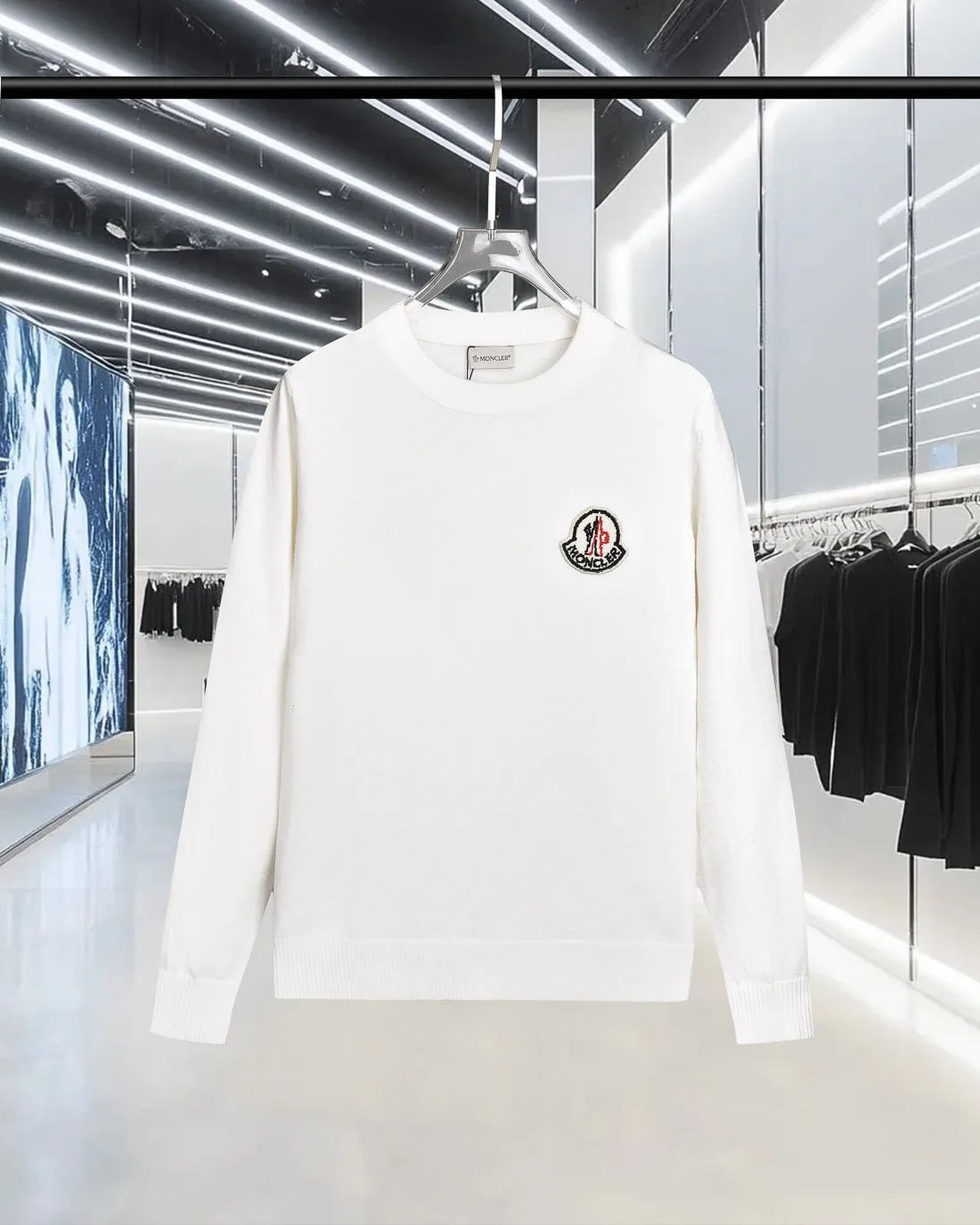 P230 MONCLER/Muzzled 2025Fw Classic chest badge logo letter logo Simple casual pullover sweater Imported wool blended fabric Upgraded, inspired by the 1980s retro Original fabric Official same style Round neck Long sleeve Suit Customized mesh sweater knitted fabric Very comfortable feel The latest brick cabinet synchronization in spring and summer Fashionable and individual Super versatile and good-looking style Very suitable for both men and women A must-have style Tag Collar tag Washed wheat Complete with three standards Color: Black. White. Gray. Size: M-3XL