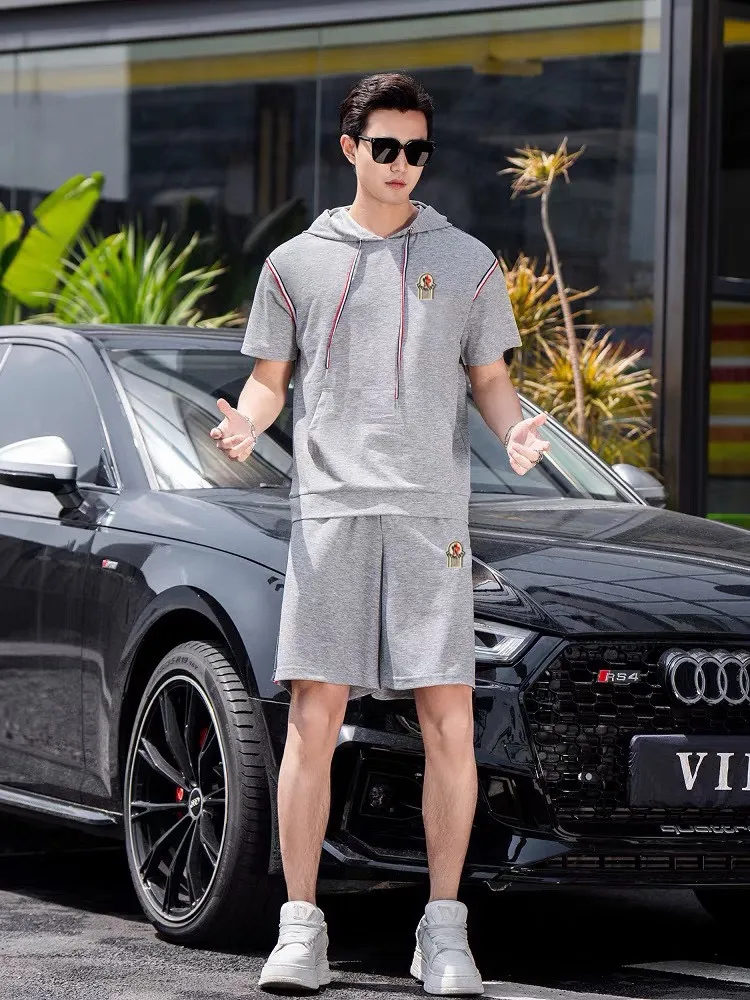 P560 Brand [MONCLER Mouth Covered] 2025 round neck short-sleeved shorts suit. The pure cotton fabric upper body will not be stuffy, the smooth and comfortable skin-friendly effect is more breathable, the fabric has its own texture, classic logo technology, a new interpretation from a unique angle, the first choice for fashion and versatility! Size: M-3XL (maximum wear: 190 pounds)