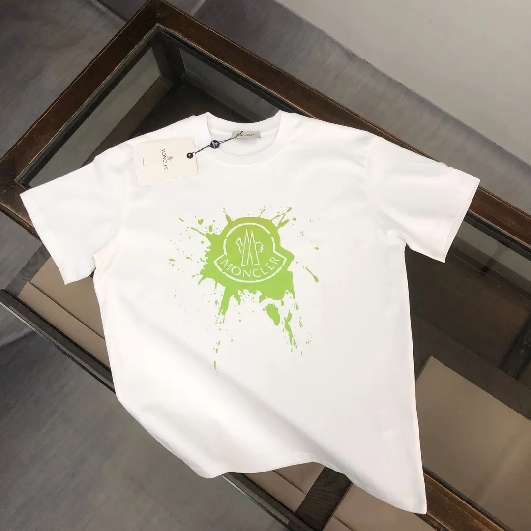 P160 🔥MONCLER The latest short-sleeved T-shirt for couples ~ color inkjet printed logo design ~ the fabric upper body is comfortable and breathable, not stiff, slim cut, made of high-end custom-made pure cotton fabric! The upper body is comfortable and stylish, and it can be worn alone as an inner layer. It is a must-have for fashionistas! ! ! Color: black white Size: S～XL (loose version, please state your height and weight when placing an order)