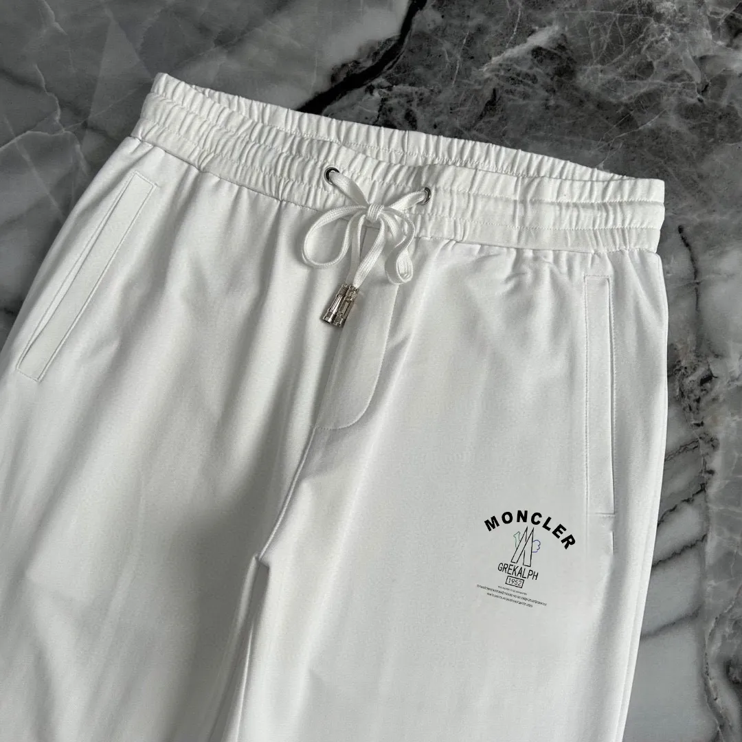P330 💰【MONCLER】(Fat Man's Gospel) The same style as the 2025 official website. World-renowned luxury brand. Summer men's (double mercerized) high-quality 🐂 suit. It is made of imported original single fabrics. It is a trendy style of the season and a versatile hit. Simple and elegant, precise workmanship allows you to be at the top of fashion. Size: M-5XL (can be worn up to 220 pounds)