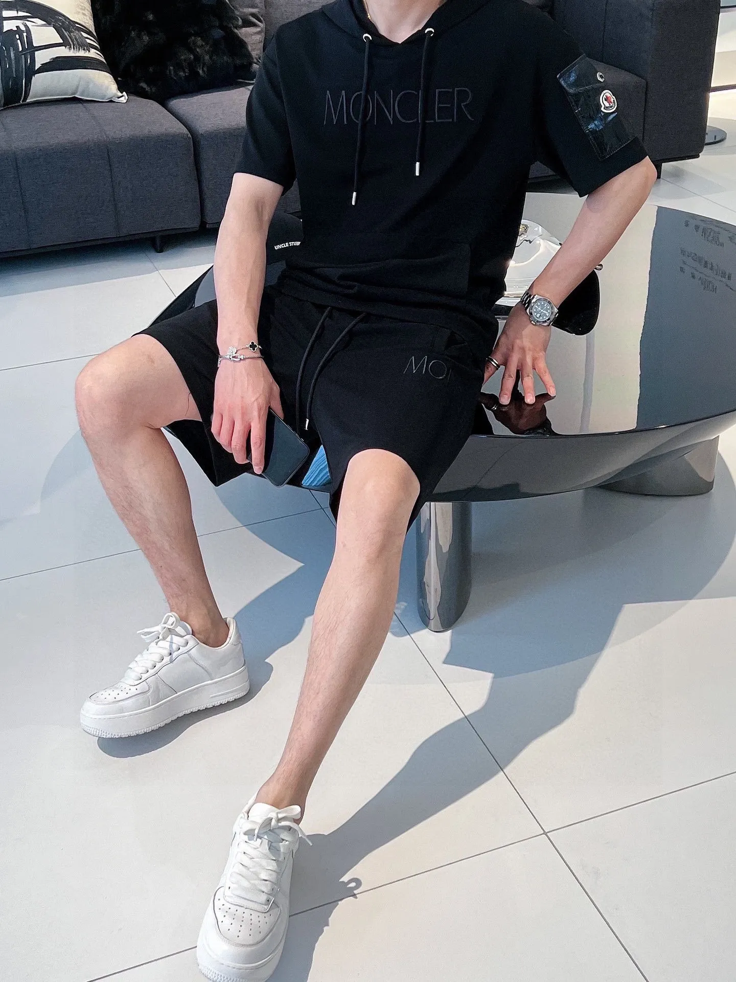 P560 Brand [MONCLER Mouth Covered] 2025 round neck short-sleeved shorts suit. The pure cotton fabric upper body will not be stuffy, the smooth and comfortable skin-friendly effect is more breathable, the fabric has its own texture, classic logo technology, a new interpretation from a unique angle, the first choice for fashion and versatility! Size: M-3XL (maximum wear: 190 pounds)