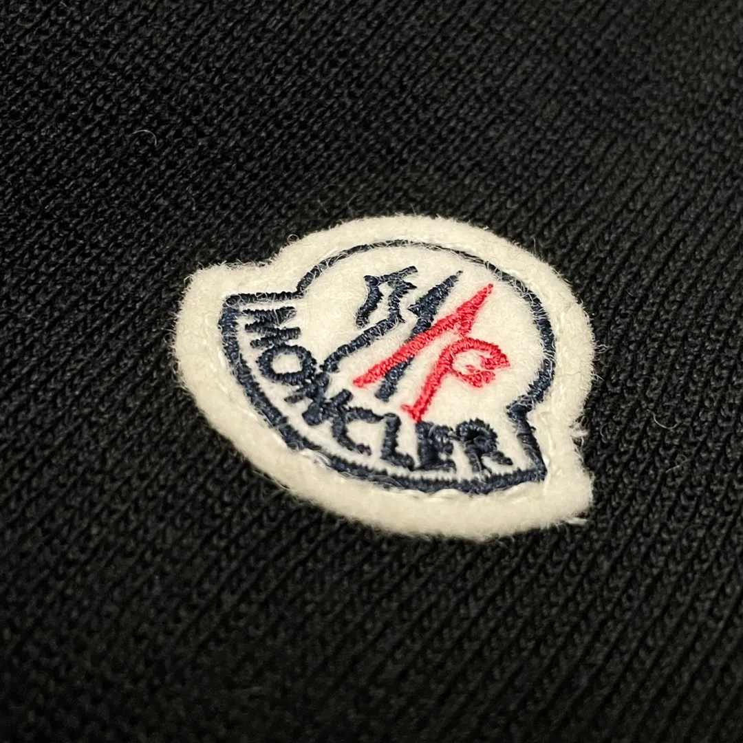 P700 Moncler➡️Mongolian thin knitted down spliced ​​jacket for women. This counter was sold out as soon as it was launched. It is not only warm, but also stylish. The upper body effect is very good. This kind of warmth and cold protection also has the QIANG aura, it is amazing! All this will surely create a new generation of fashion!!! 90 Euro standard velvet filling! The true DING-level softness and warmth are unparalleled. The softness is the most intuitive feeling...a magical tool for keeping warm in winter! Style and temperature coexist! It’s classic and versatile, so it’s a must-have for keeping warm! size: