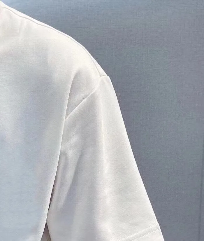 P330 [MONCLER Mouth Mouth] (Fat Man's Gospel) The same style as the 2025 official website. World-renowned luxury brand. Summer men's (double mercerized) high-quality 🐂 suit. It is made of imported original single fabrics. It is a fashion trend of the season and a versatile hit. Simple and elegant, precise workmanship allows you to be at the top of fashion. Size: M-5XL (can be worn up to 220 pounds)