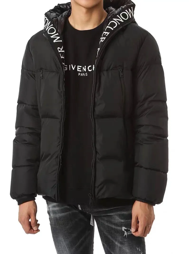 P820 ​​💎Upgraded to higher version quality💎 MONCLER. Same style as the counter. Thickened version. The large ribbon on the placket has embroidered letters. The same model as the official website with black label. Filled with 90% white duck down. Fluffy and full. Original hardware mold opening. The upper body is handsome and generous. Color: black. Code number: 1.2.3.4.5