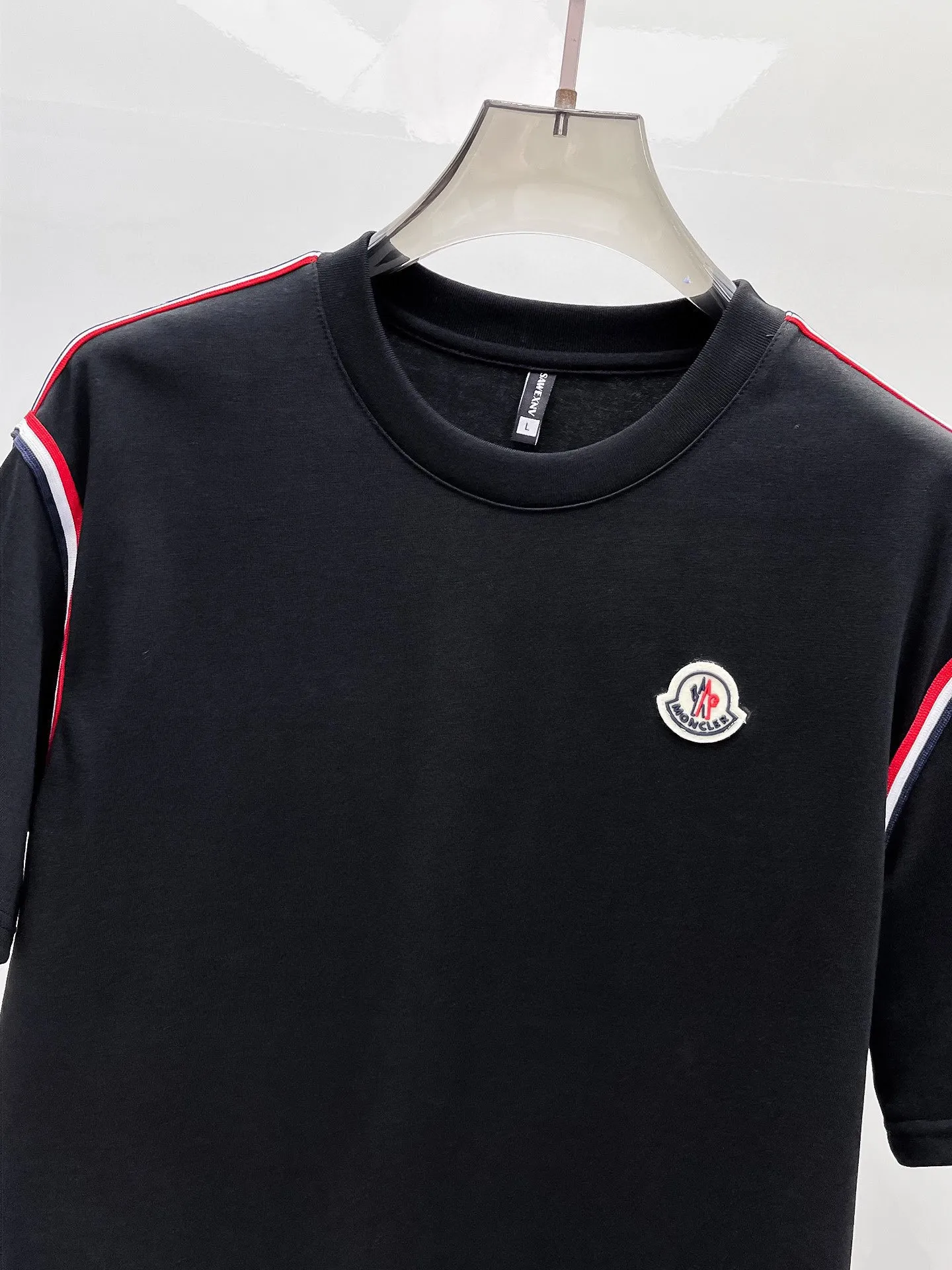 P570 Brand [MONCLER Mouth Covered] 2025 round neck short-sleeved shorts suit. The pure cotton fabric upper body will not be stuffy, the smooth and comfortable skin-friendly effect is more breathable, the fabric has its own texture, classic logo technology, a new interpretation from a unique angle, fashionable and versatile choice! Size: M-3XL (maximum wear: 190 pounds)