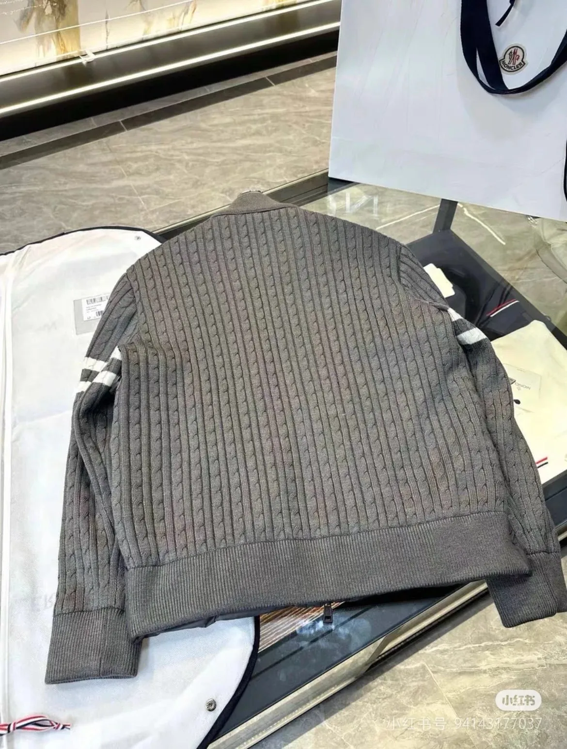 P640 Moncler. Spliced ​​knit Color: black, gray Size: 12345