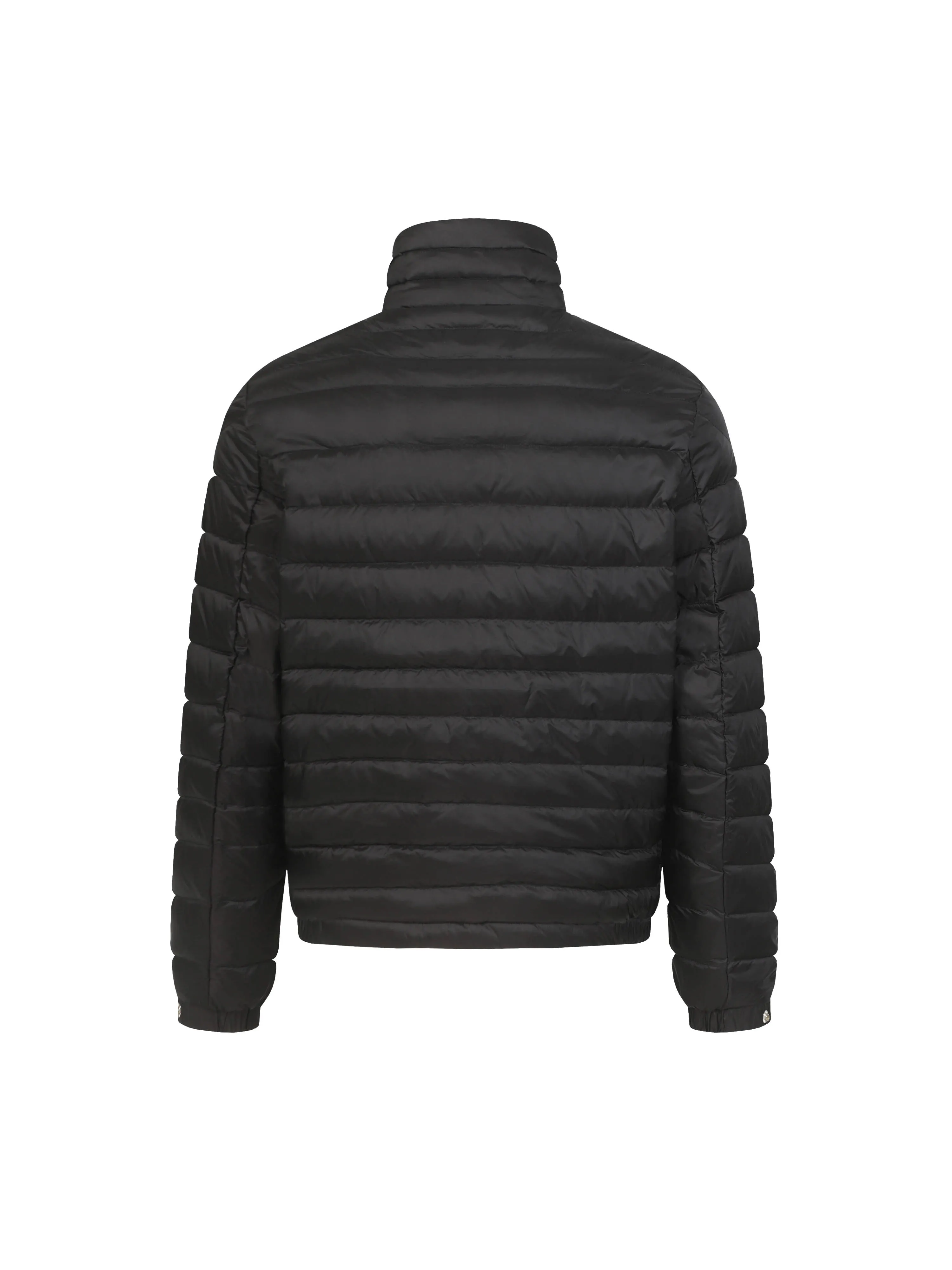 P900 Premium 90 down] Moncler Arnique short and light men's down jacket. Super soft and delicate fabric, white duck down filling. Extremely light and warm. The Arnique hooded down is made of polyester fiber outer fabric and is Moncler's classic men's design item.  The Arnique short down features classic checkered quilting and signature patch pockets on the sleeves, highlighting Moncler's style. The outer fabric reflects the brand's commitment to lowering its environmental footprint. Modular design, removable hood can be easily put on and taken off according to weather conditions. Details Made of polyester outer fabric Polyester lining Down filling Size : S-XXL