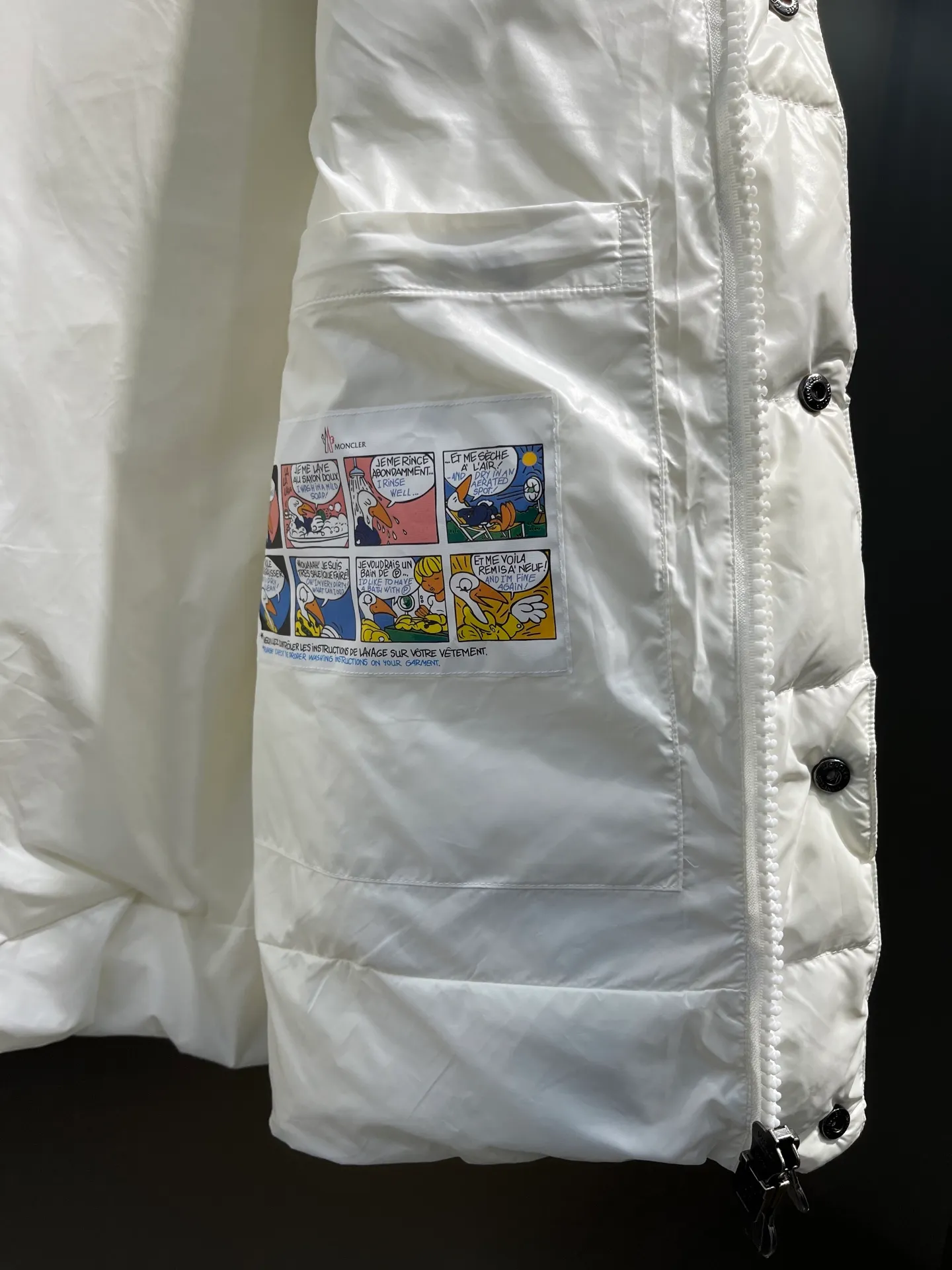 P490 moncler🌟Down vest Original customized hardware accessories are all imported and original customized. Welcome to compare. Absolutely high quality. Made of top-grade 95 white duck down. Super soft. Filled with fluffy and full feathers. Super heavy-duty. Fabric workmanship and perfect pattern. Note that the fabric is super comfortable. Exclusive model. Non-market product. Same style for men and women. Size: 123456