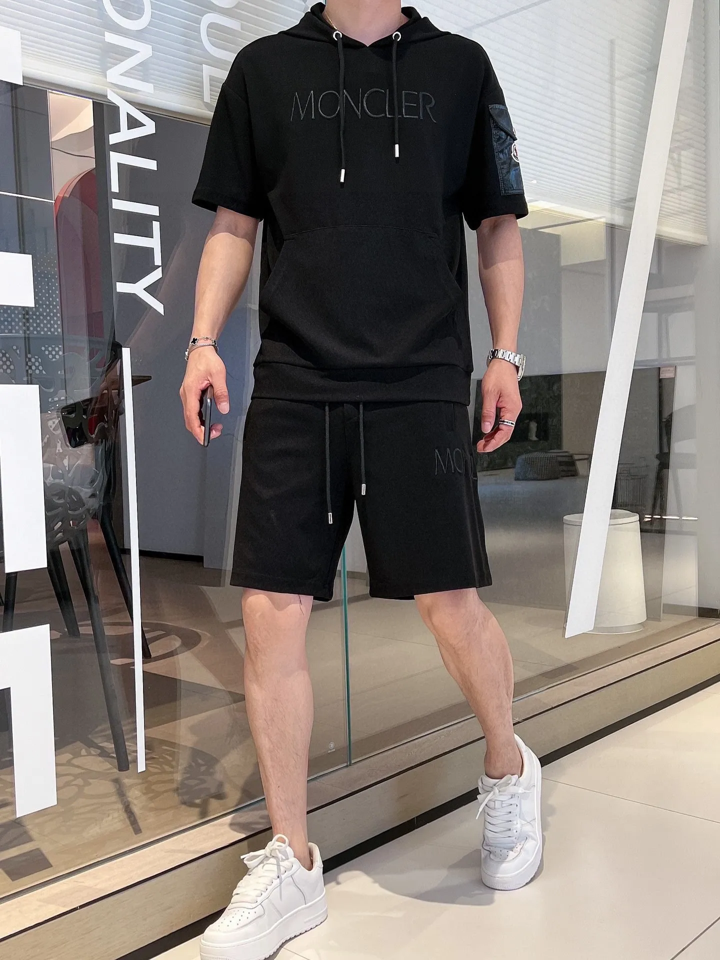 P570 Brand [MONCLER Mouth Covered] 2025 round neck short-sleeved shorts suit. The pure cotton fabric upper body will not be stuffy, the smooth and comfortable skin-friendly effect is more breathable, the fabric has its own texture, classic logo technology, a new interpretation from a unique angle, fashionable and versatile choice! Size: M-3XL (maximum wear: 190 pounds)