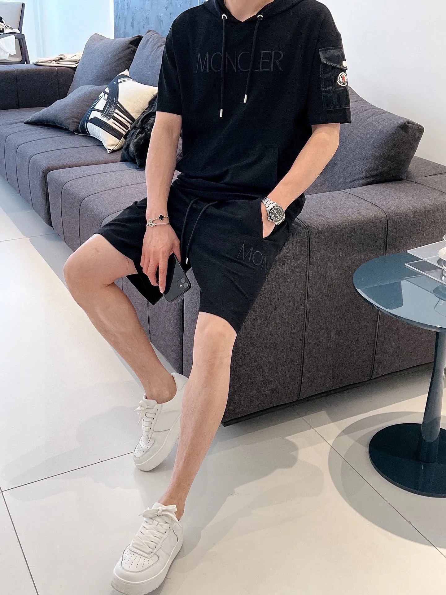 P570 Brand [MONCLER Mouth Covered] 2025 round neck short-sleeved shorts suit. The pure cotton fabric upper body will not be stuffy, the smooth and comfortable skin-friendly effect is more breathable, the fabric has its own texture, classic logo technology, a new interpretation from a unique angle, fashionable and versatile choice! Size: M-3XL (maximum wear: 190 pounds)