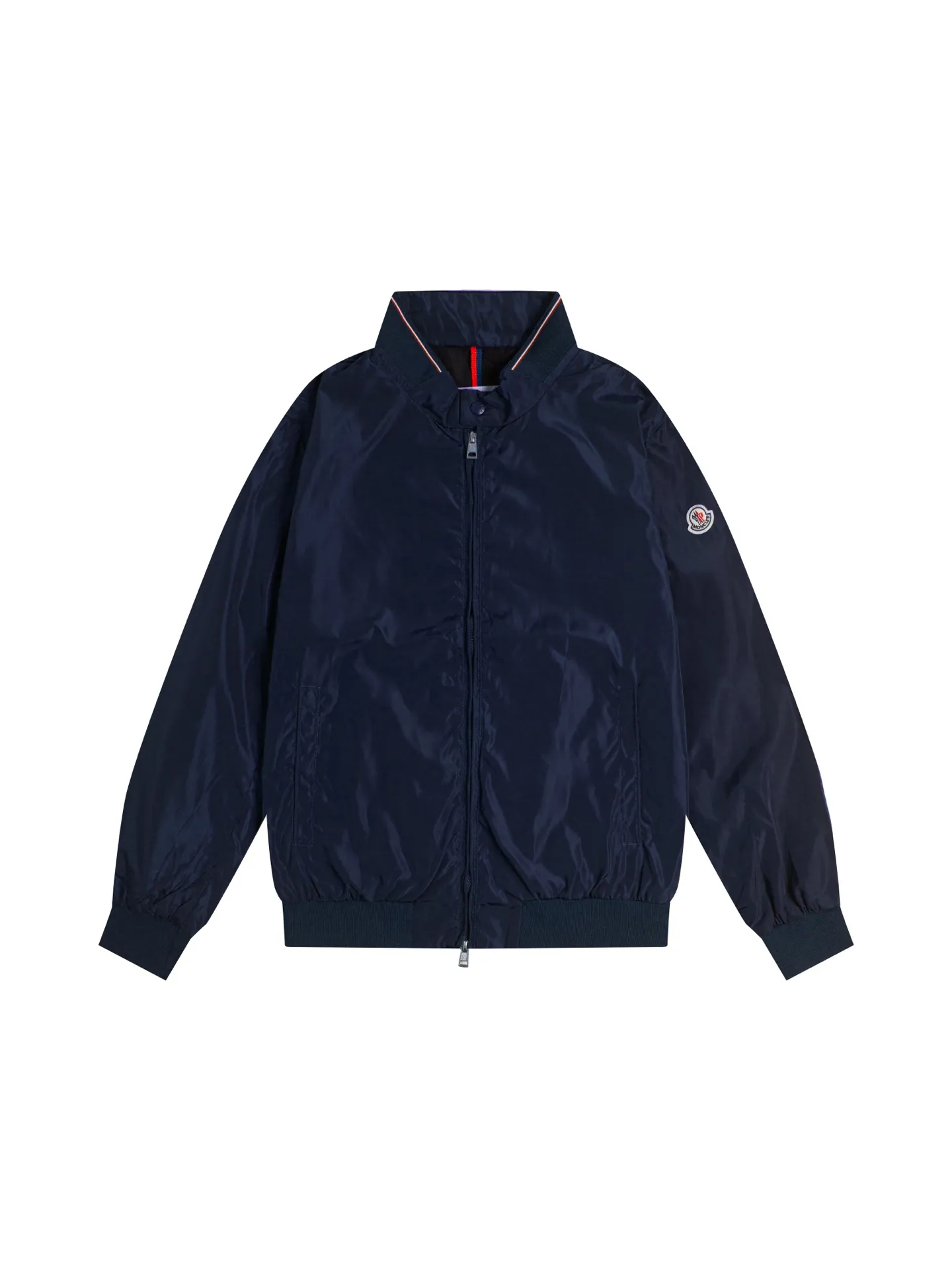 P520 ZP version) -Moncler's official website classic model is new. The letter jacquard windbreaker jacket is the same for men and women. -YB molded fabric details are the same. A full set of accessories are customized. Different from the market currency. Welcome to compare. -Color: black, white, royal blue, military green. -Code number 1 2 3 4 5